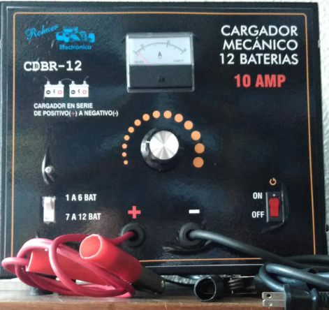 CARGADOR MECANICO DE 12 BATERÍAS