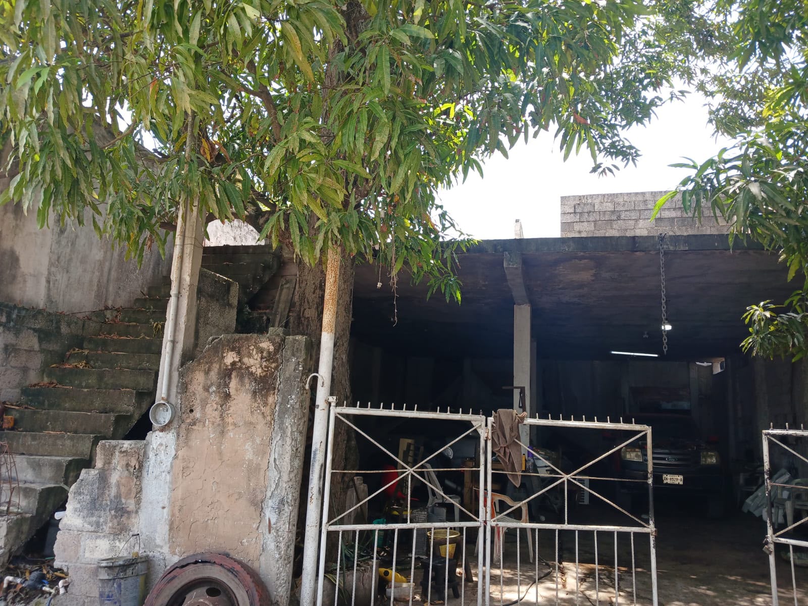 Terreno con contrucción en Venta 