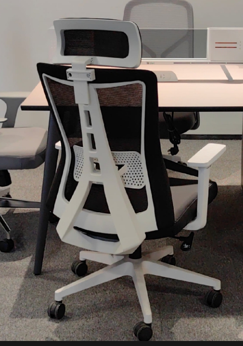 Modern LUXURY SWIVEL chair for Office Manager, Admin and director use, Computer and laptop desk chair, 
