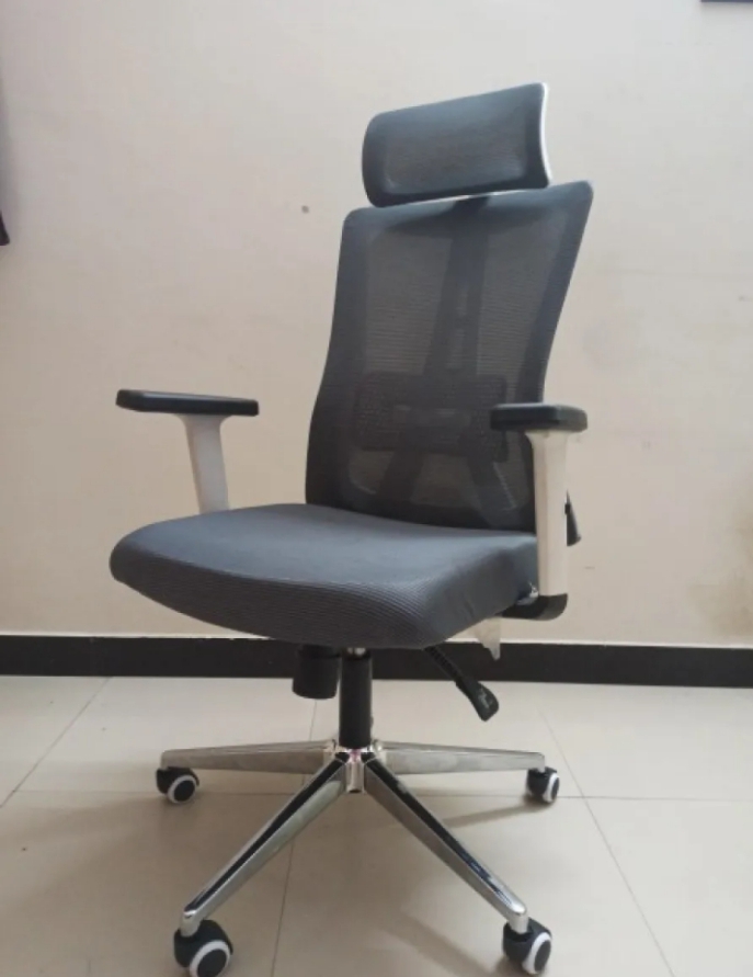 Modern LUXURY SWIVEL chair for Office Manager, Admin and director use, Computer and laptop desk chair, 