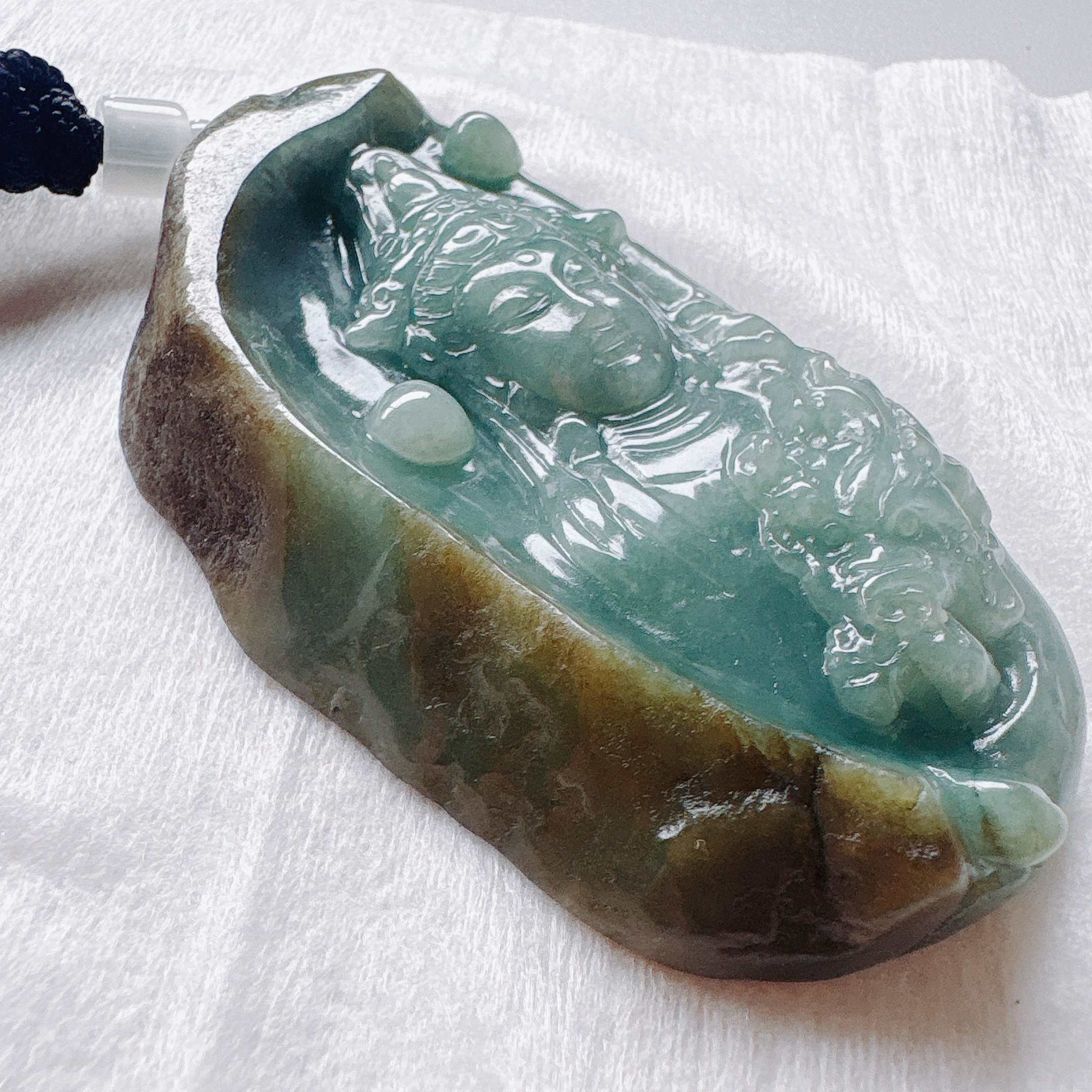 79mm Green Sugar-Brown Jadeite Guanyin Dragon Pendant