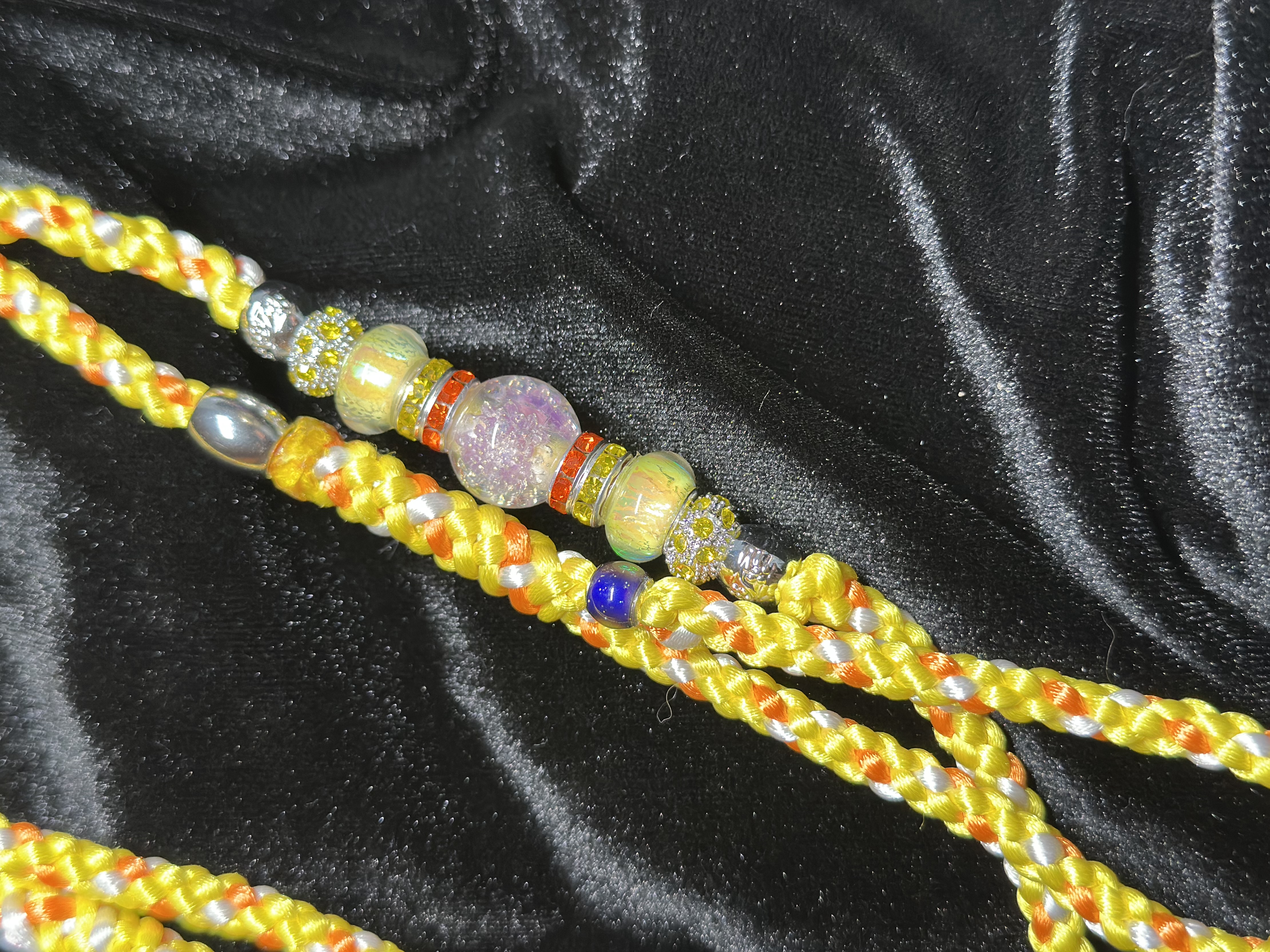 Sunny Braided Show Lead With Bead Cluster - 33 Inches