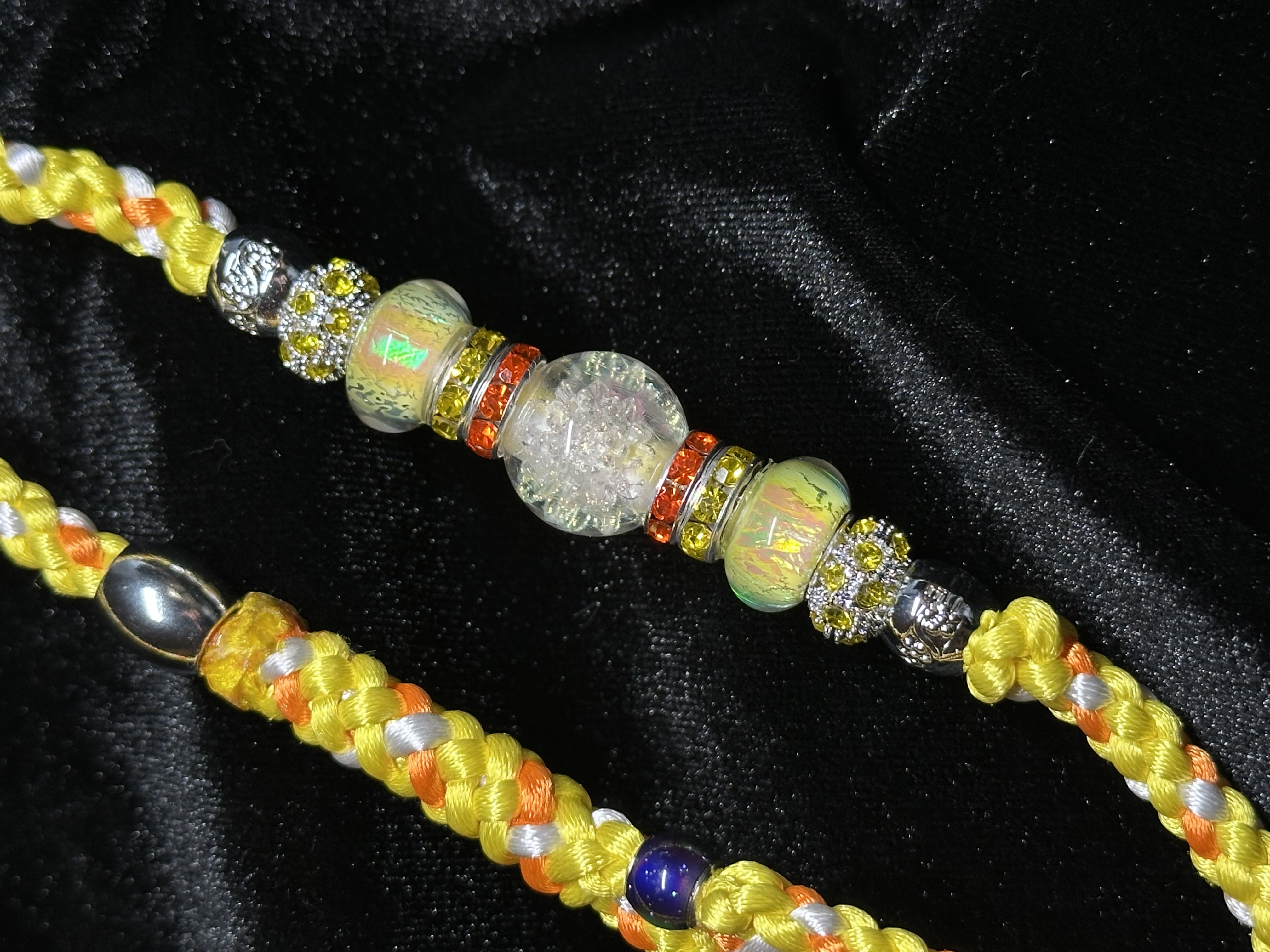 Sunny Braided Show Lead With Bead Cluster - 33 Inches