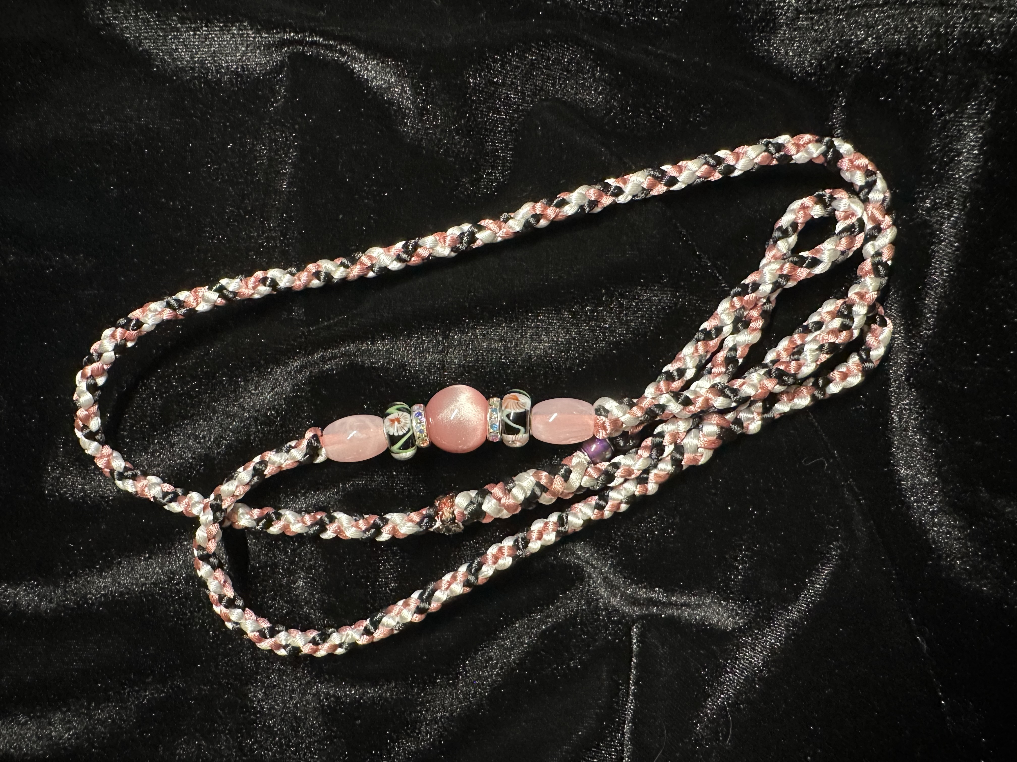 Victorian Rose & Black Braided Show Lead With Bead Cluster - 32 Inches