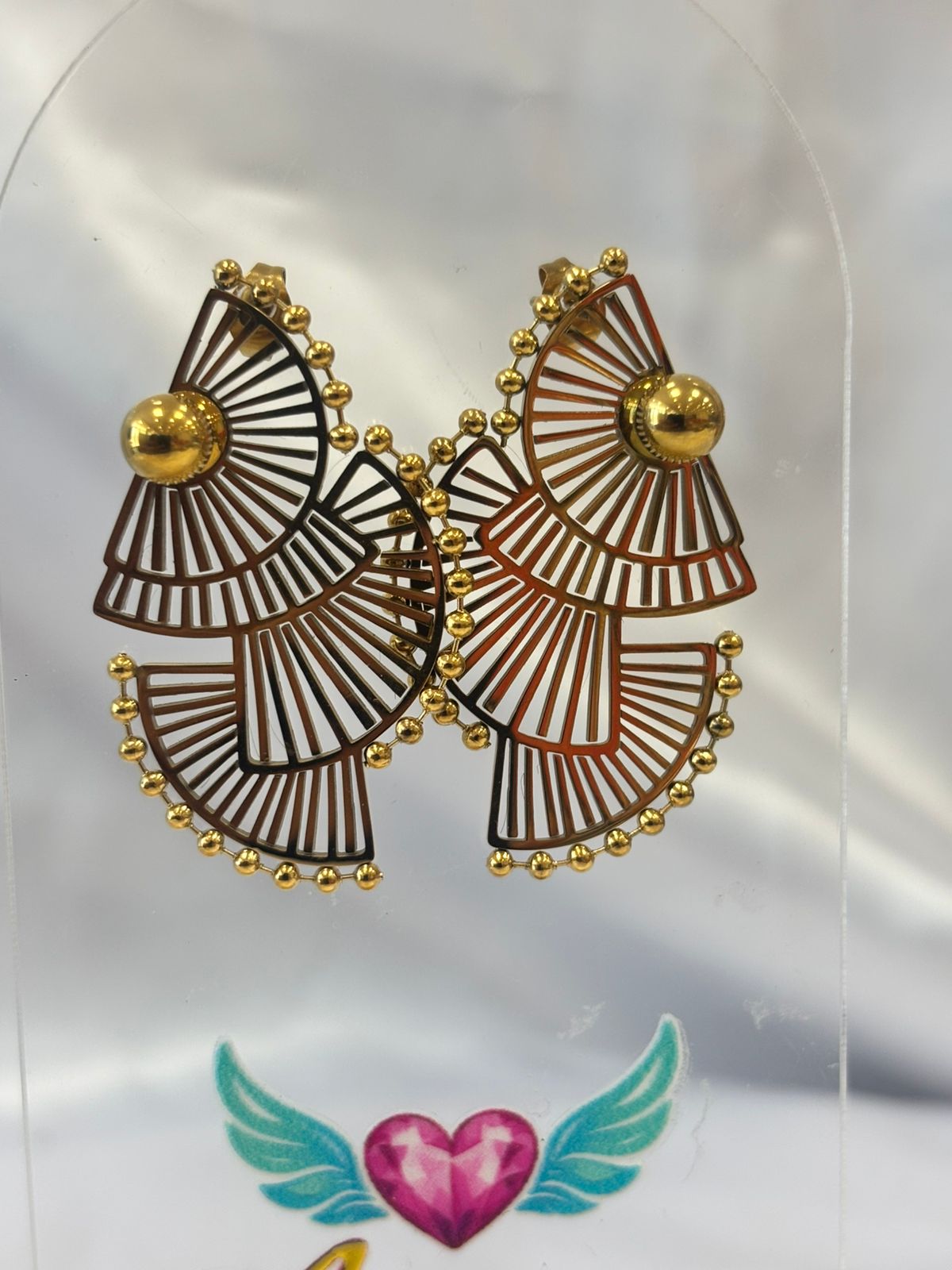 Aretes de abanico dorado