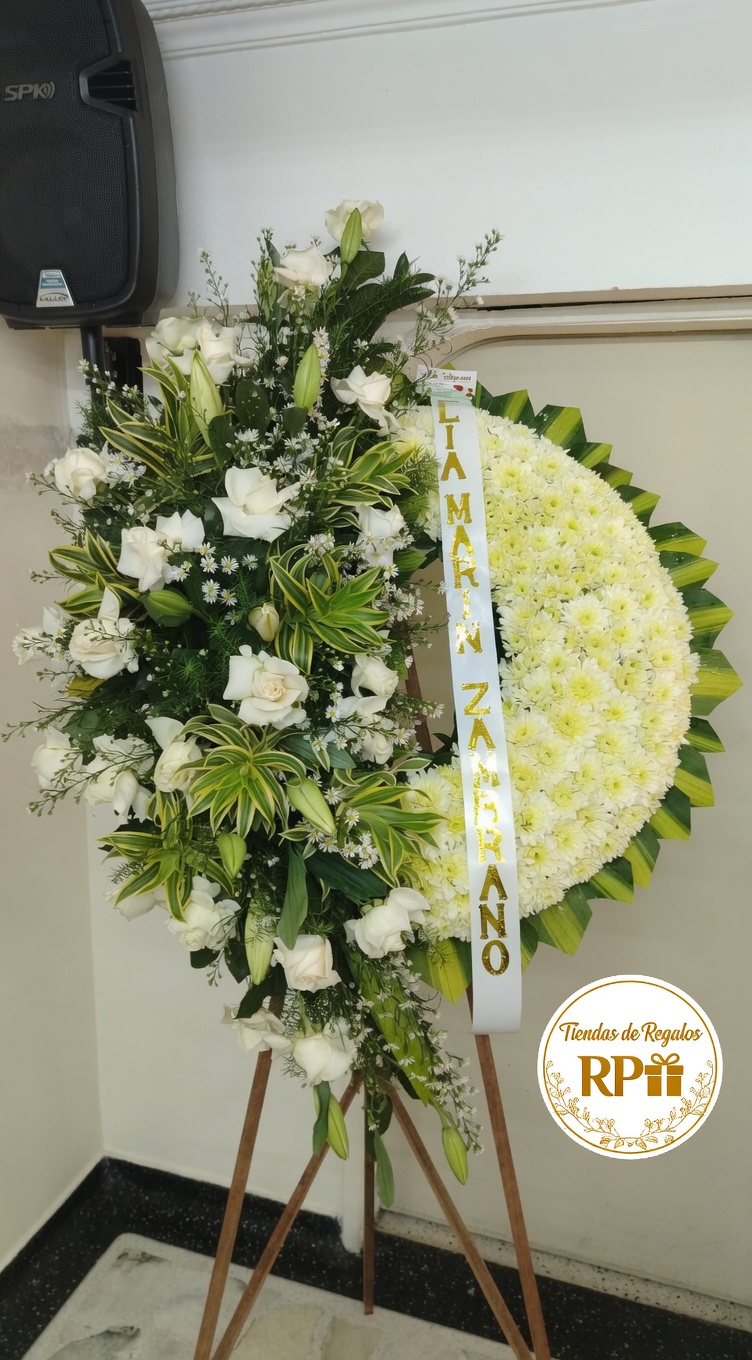 Corona fúnebre blanca