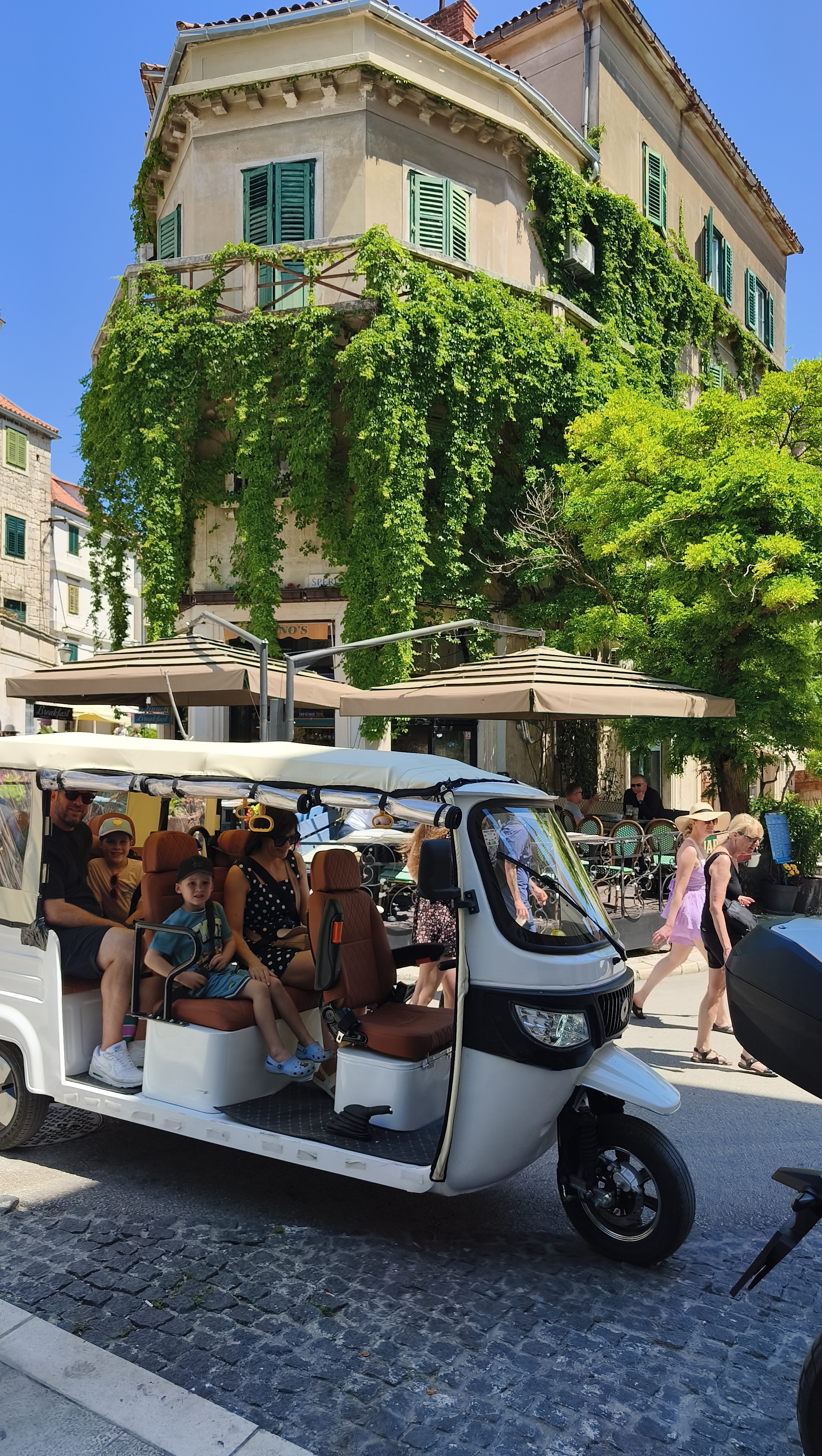 Split Private Tuk Tuk Tour | All in one 