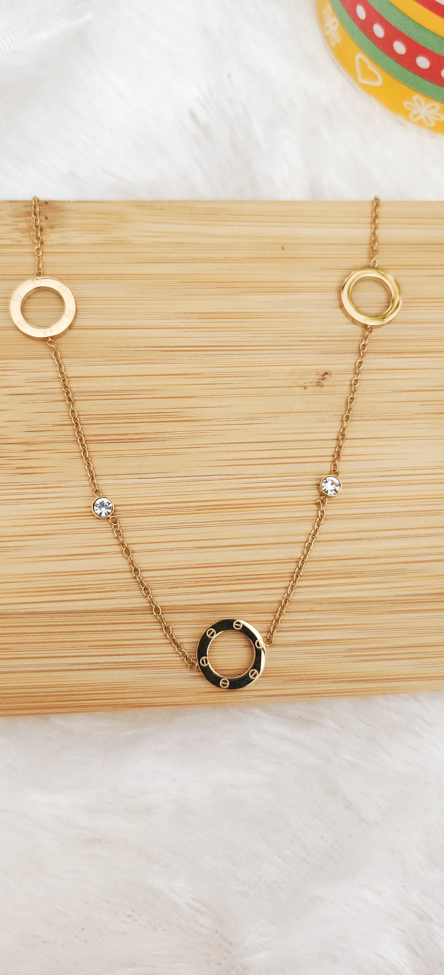 Elegant Gold Circle Necklace