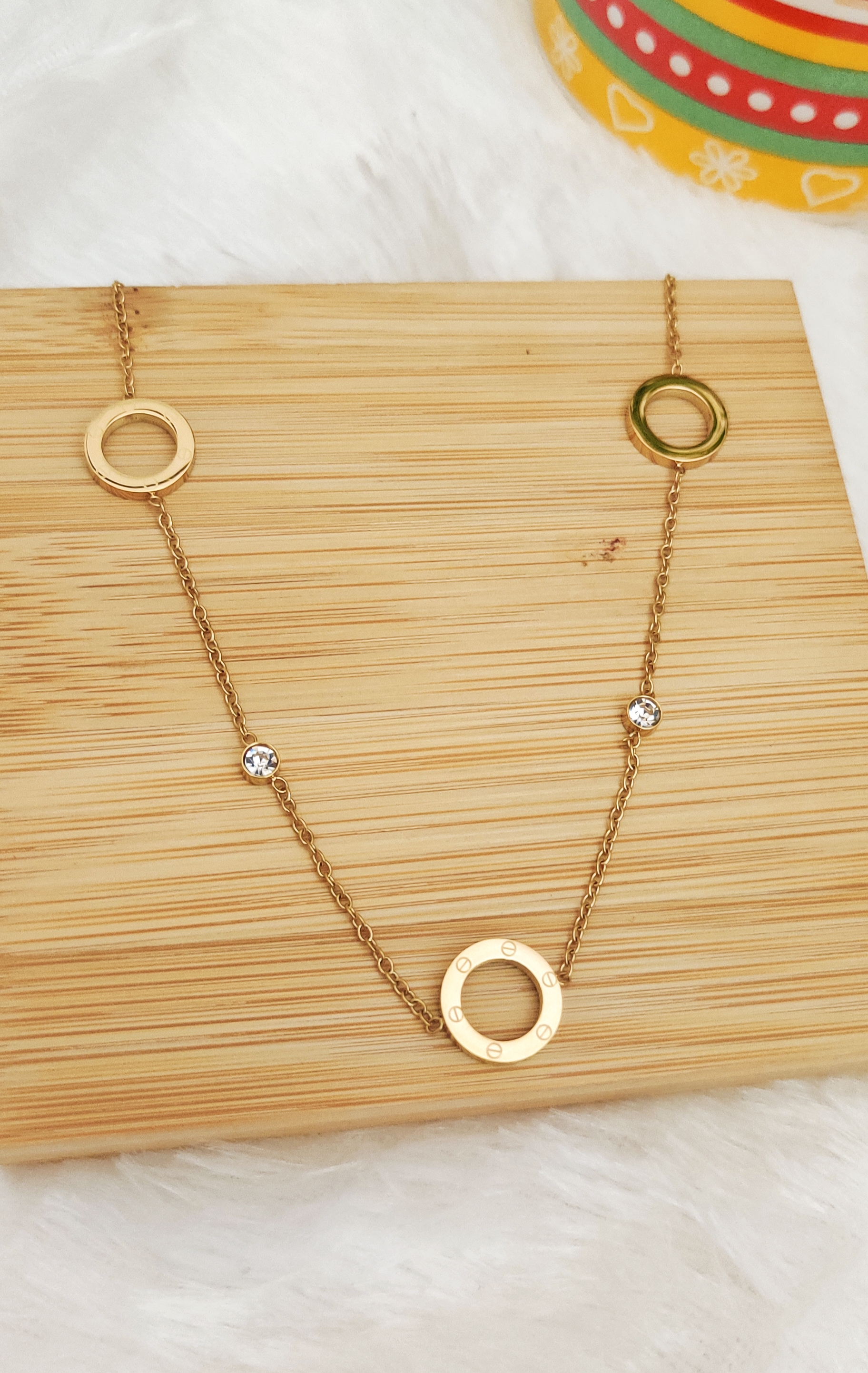 Elegant Gold Circle Necklace