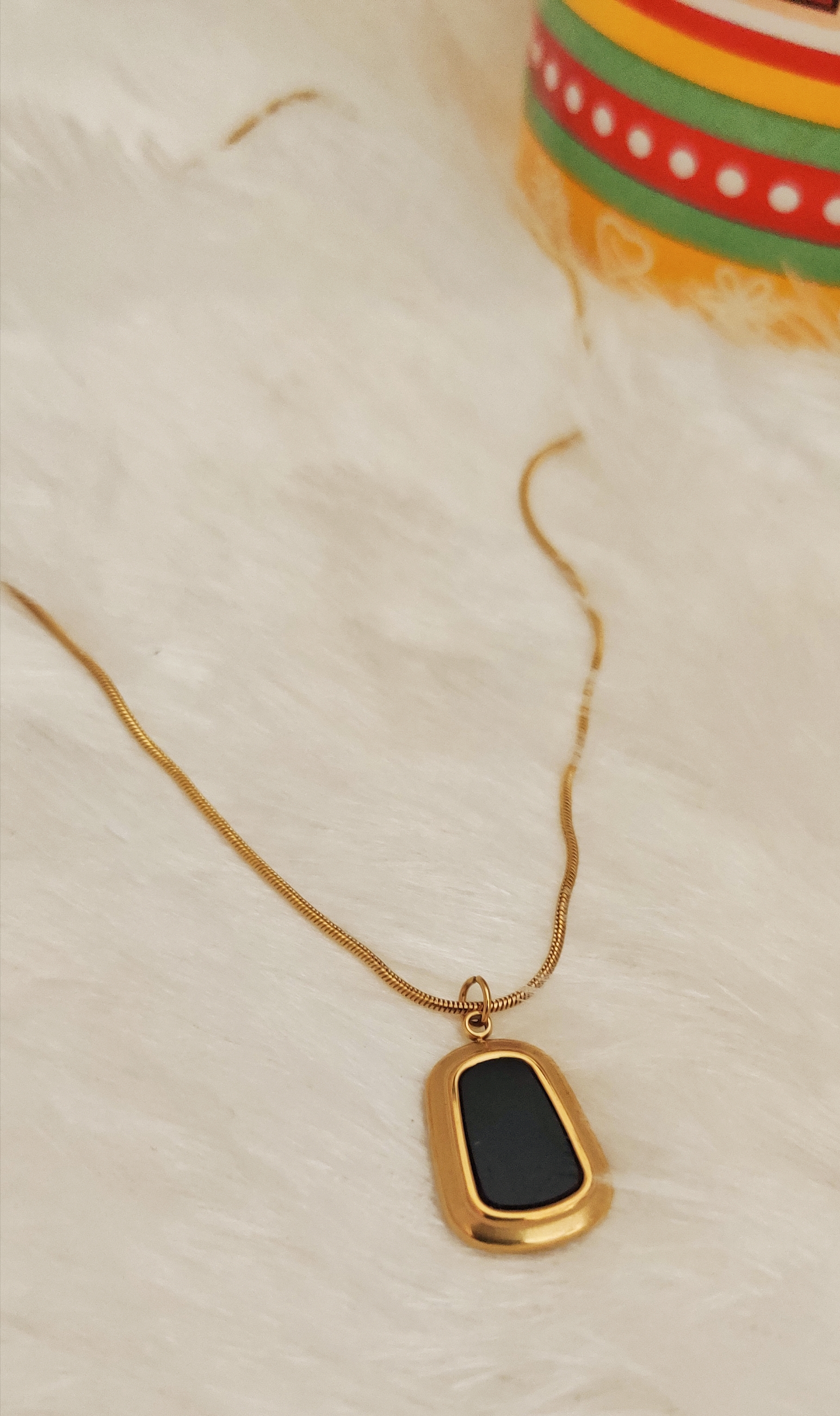 Elegant Black Stone Pendant Necklace