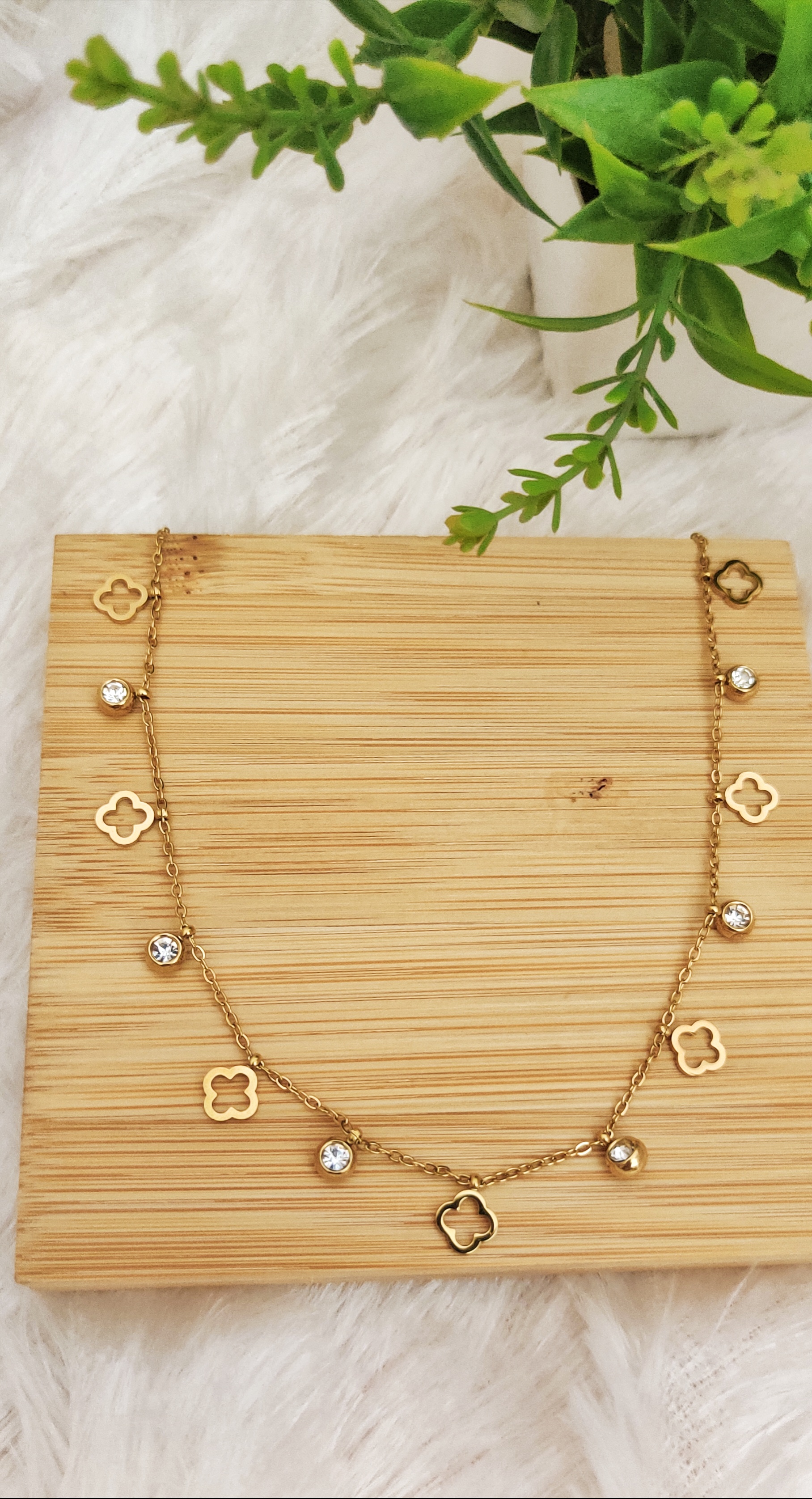 Elegant Gold-Plated Clover Necklace