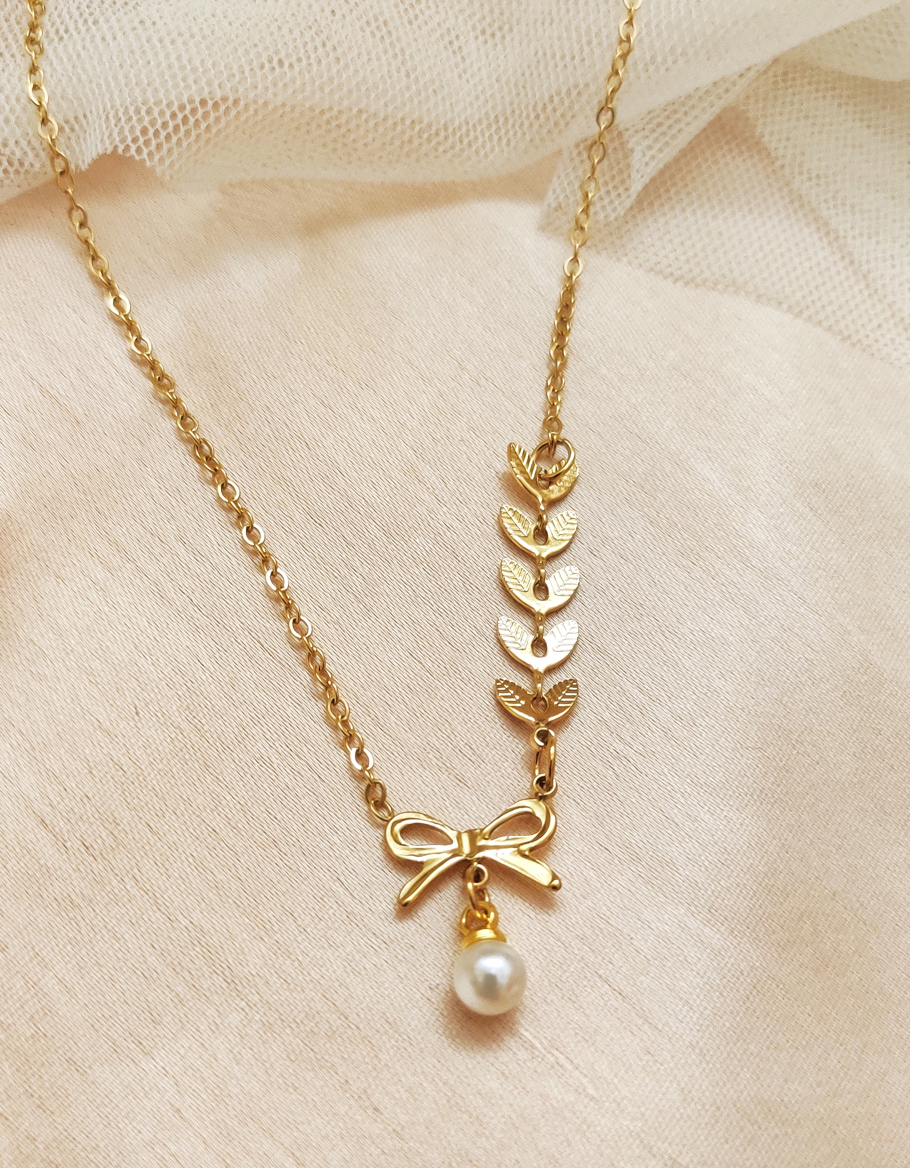 Gold Bow & Pearl Pendant Necklace