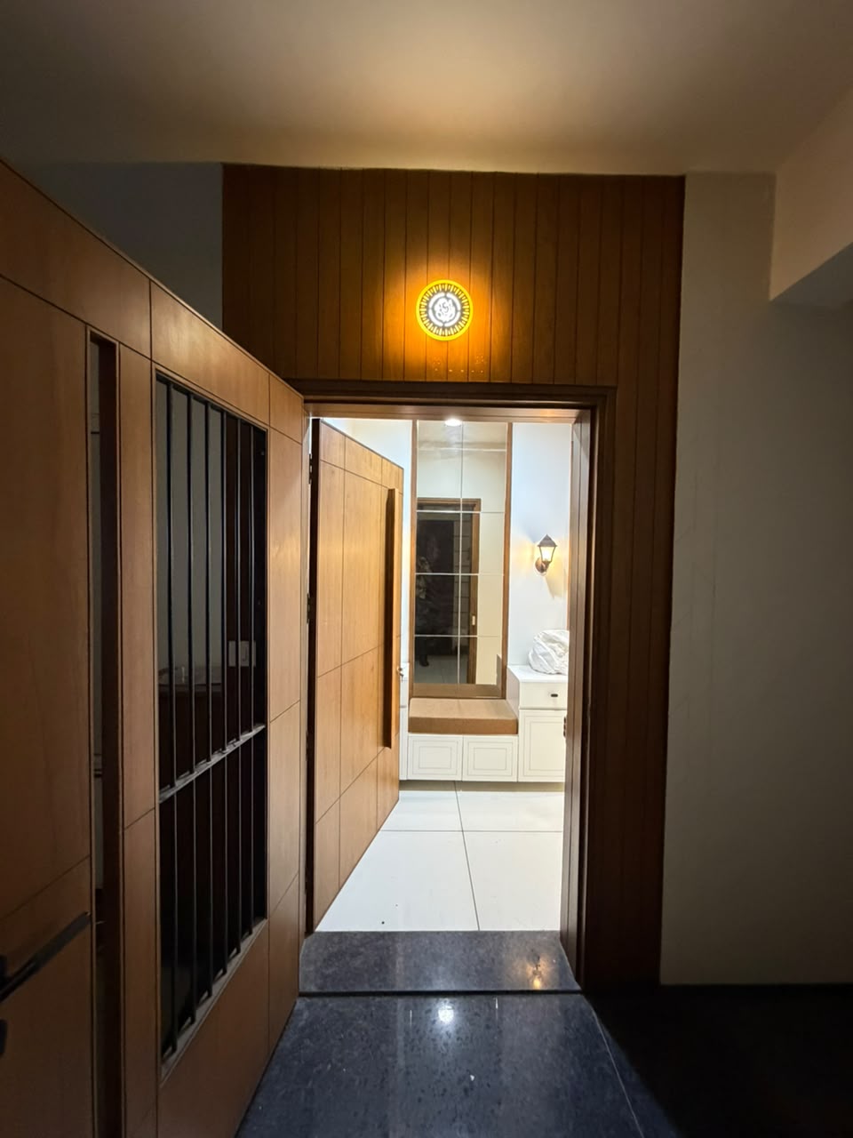🏡 Premium 3 BHK Semi-Furnished Flat for Rent in New Alkapuri, Vadodara