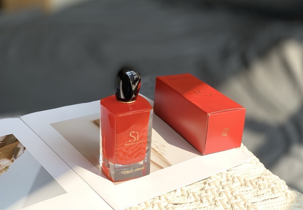 Giorgio Armani Si Passion Perfume