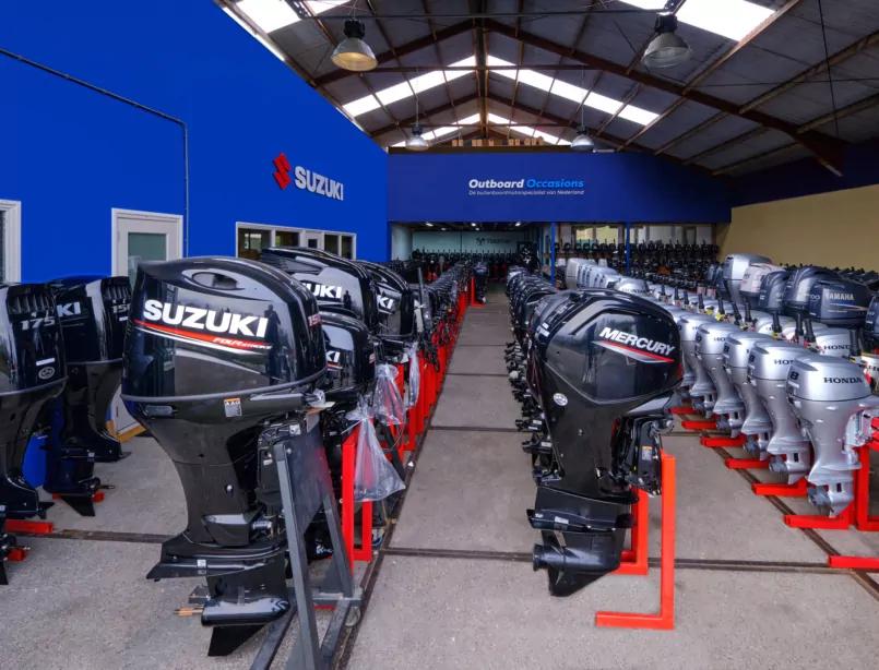 Suzuki 300HP V8 Outboard Motor