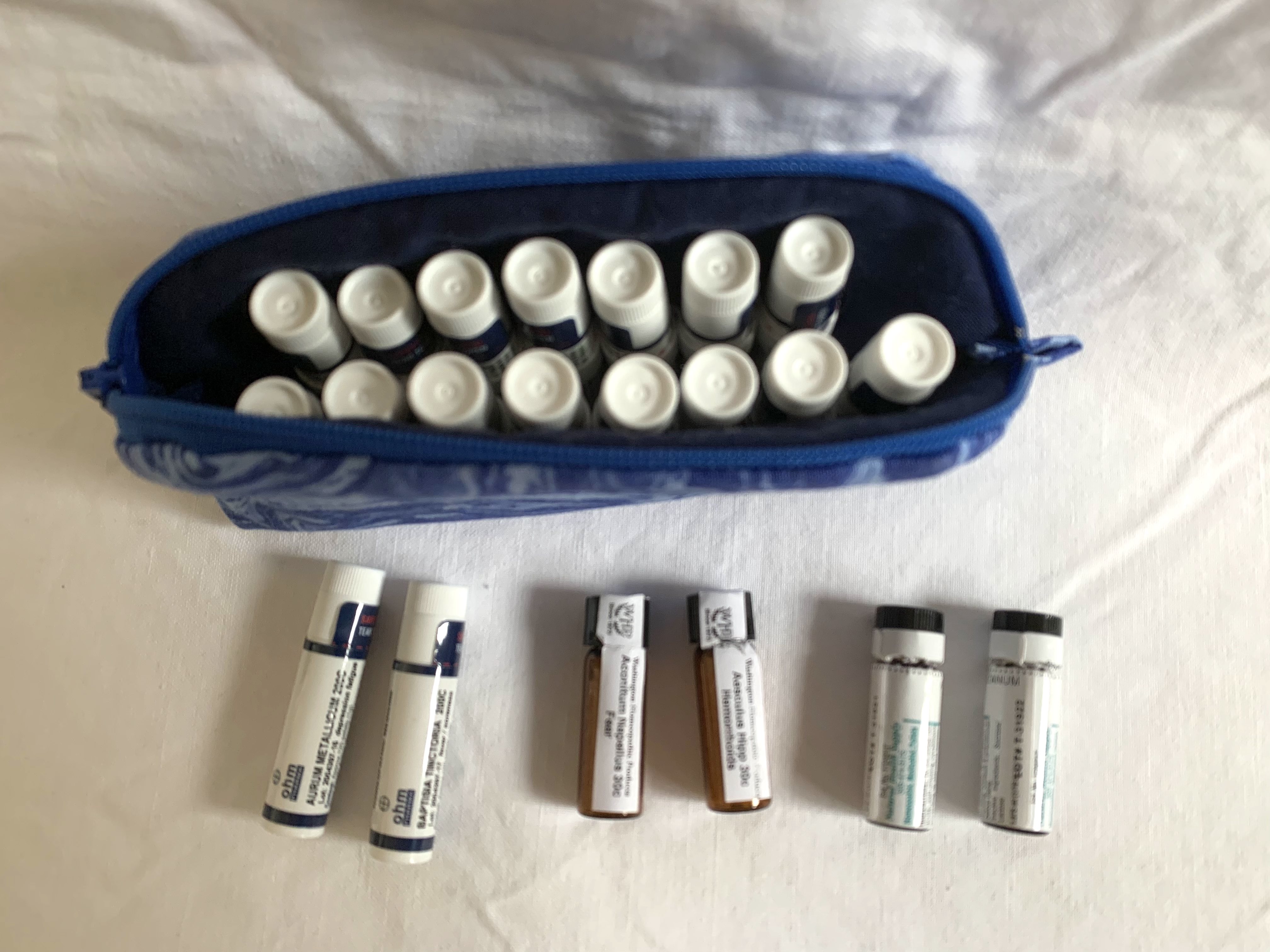 EMF shielding lined zippered pouch for 15 half dram homeopathic remedies