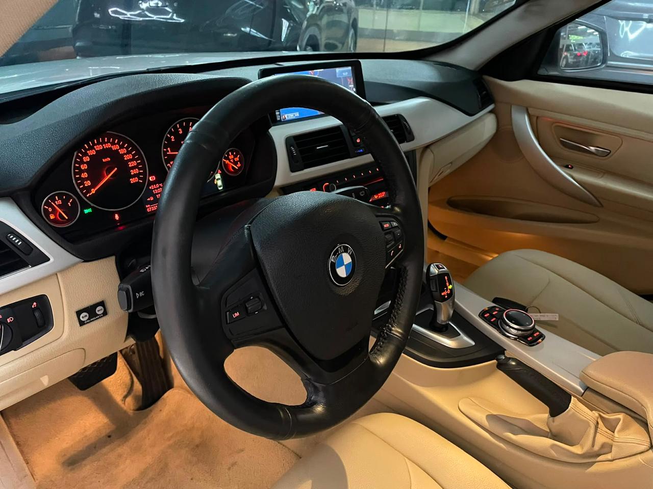 BMW 320i Sedan