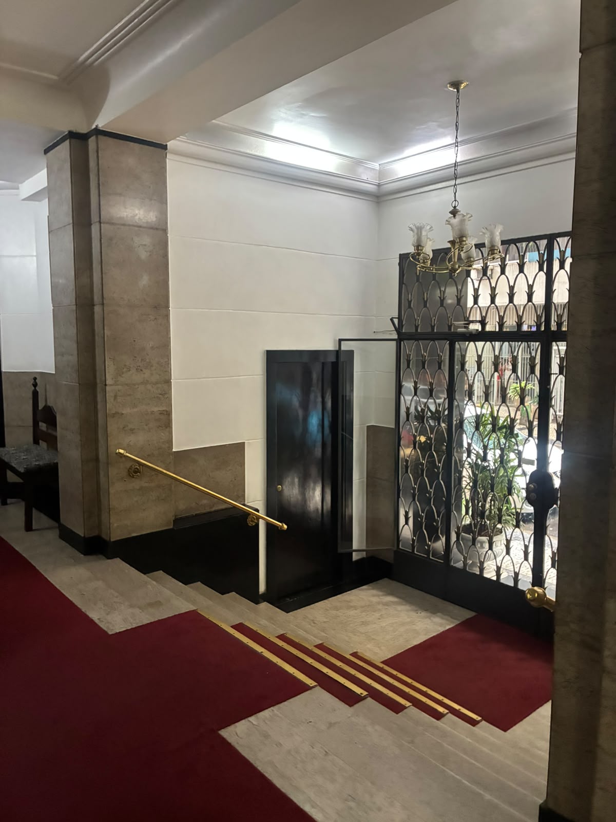 Apartamento Espaçoso em Localização Privilegiada em Copacabana
