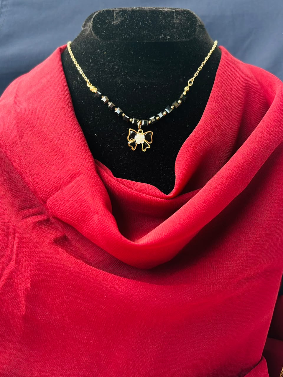 Elegant Bow with black beats Pendant 