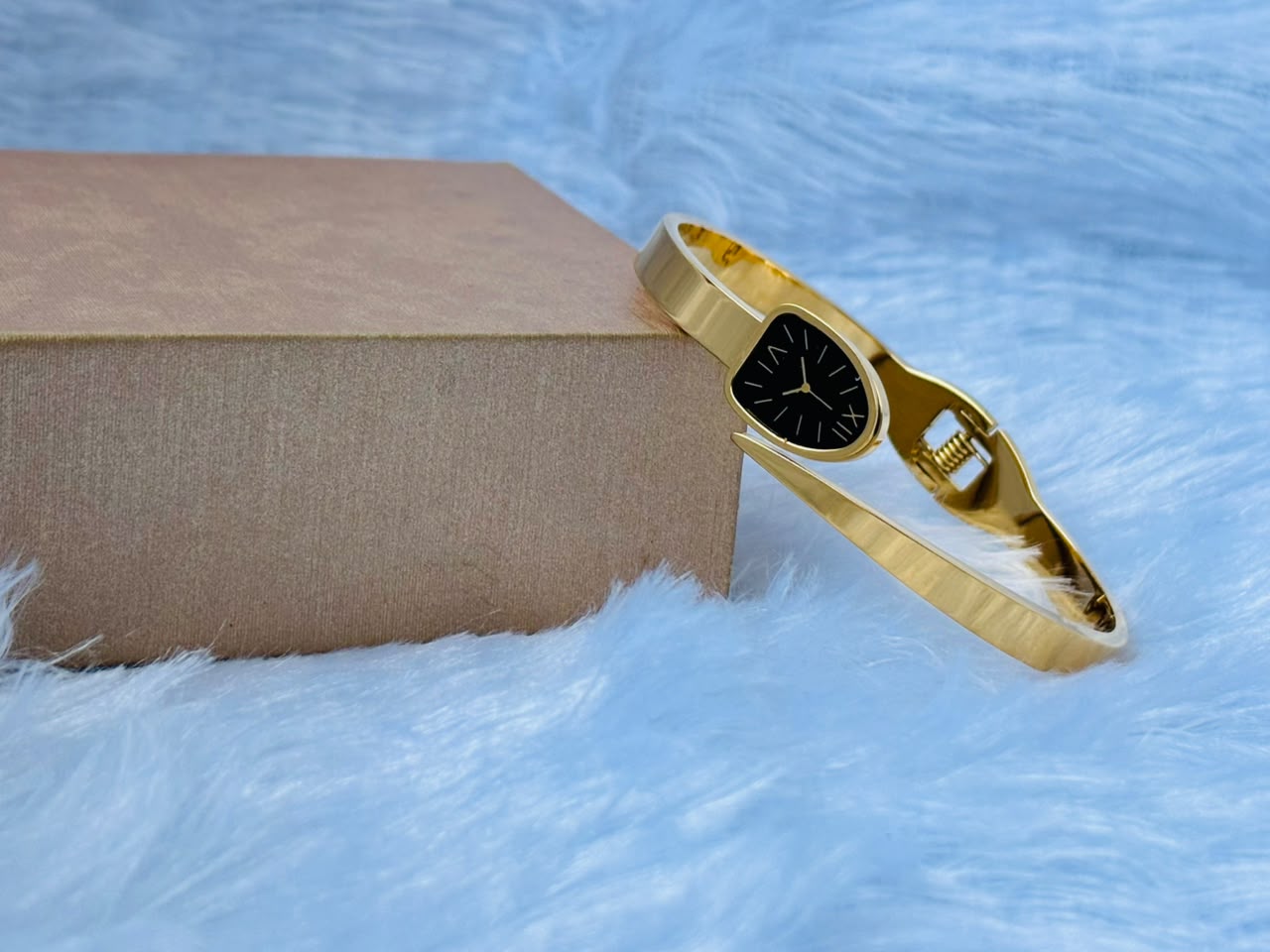 Elegant Gold Bracelet Watch