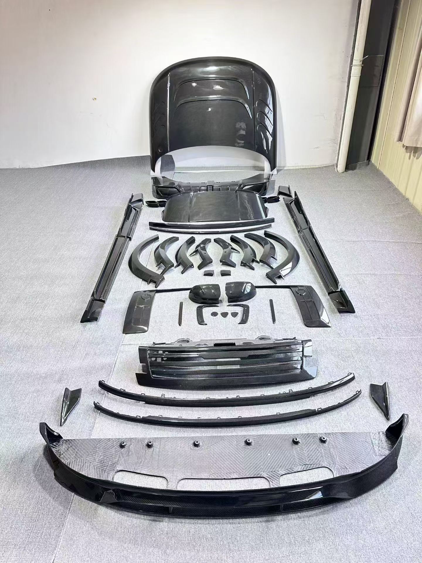 MSY Style Dry Carbon Full Body Kit For Range Rover Vogue 