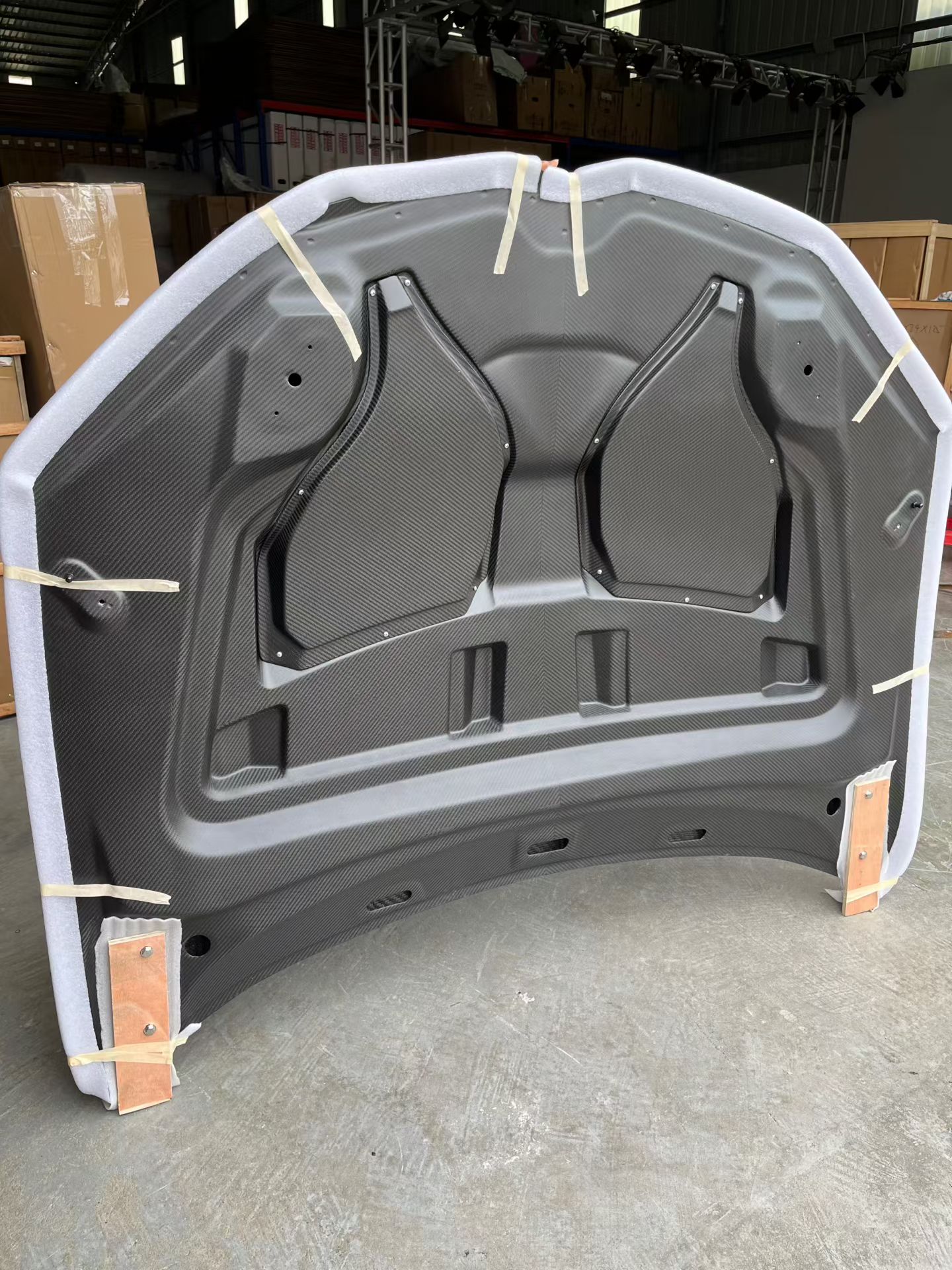 Dry Carbon Fiber Hood for Lamborghini Urus (TopCar Style) 