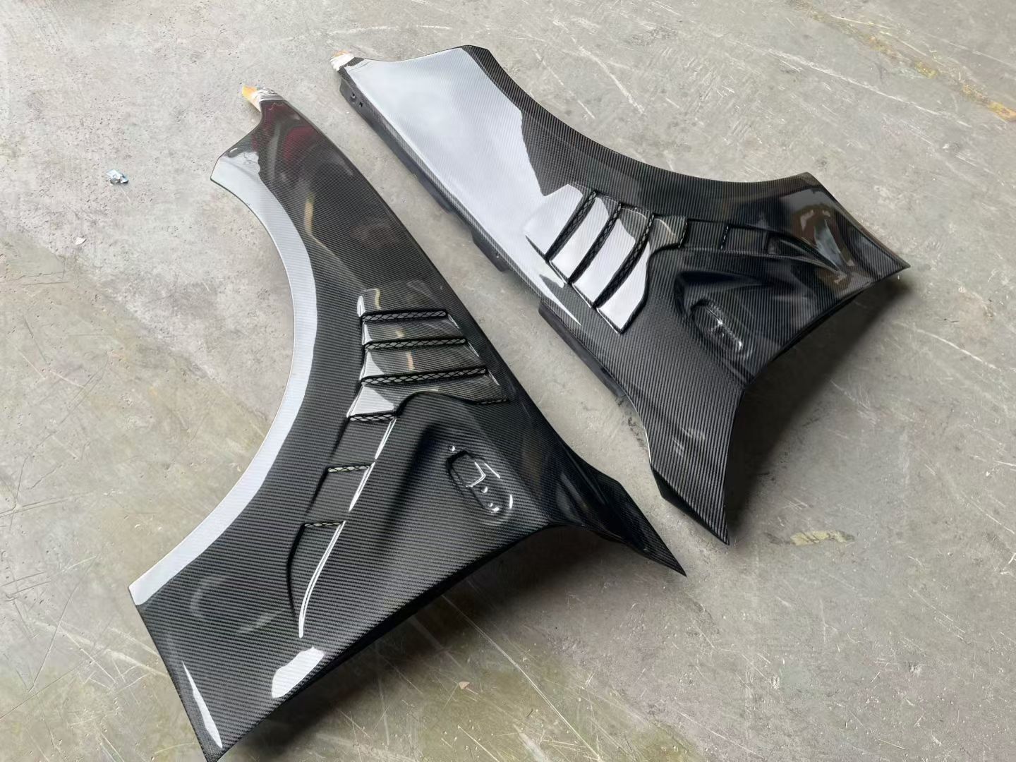 Pre-preg Dry Carbon Fiber Vented Front Fender For BMW F87 M2 2016-2021