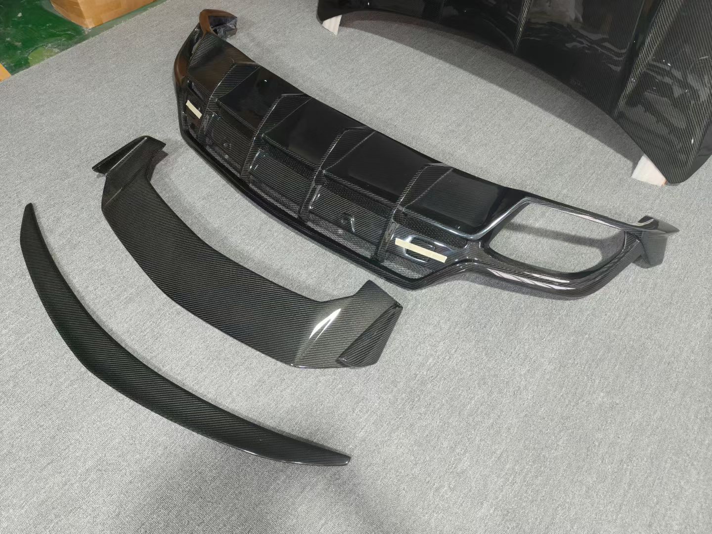 Full Dry Carbon Fiber Widebody Kit for Lamborghini Urus