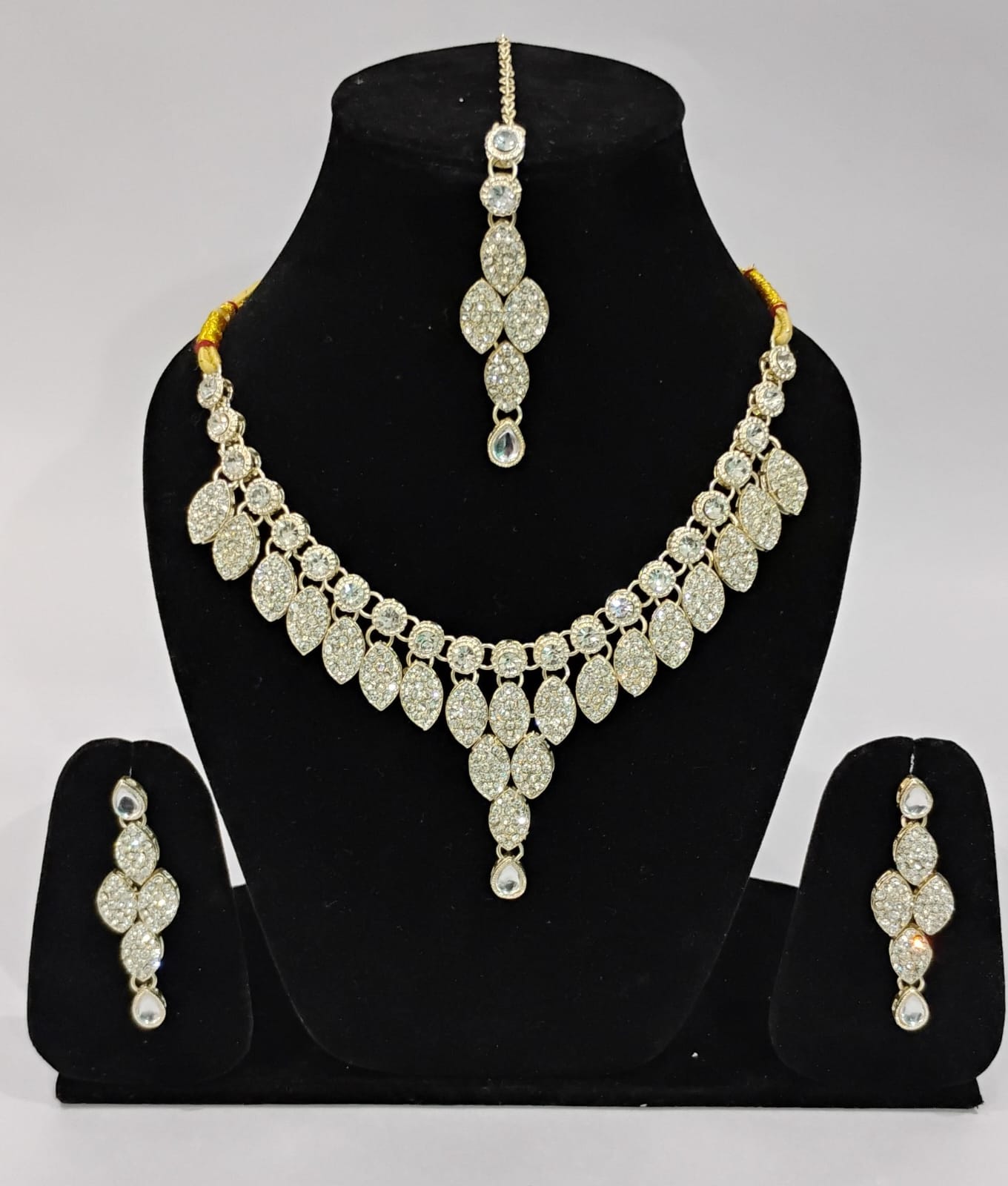 Traditional Jewelry Set