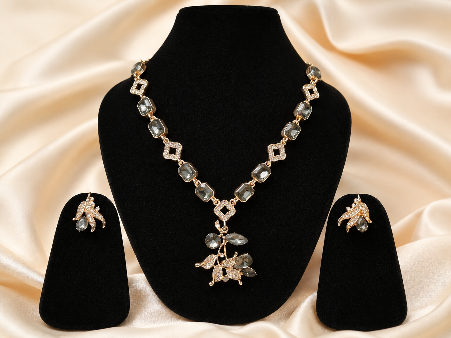 Elegant Stone Necklace Set