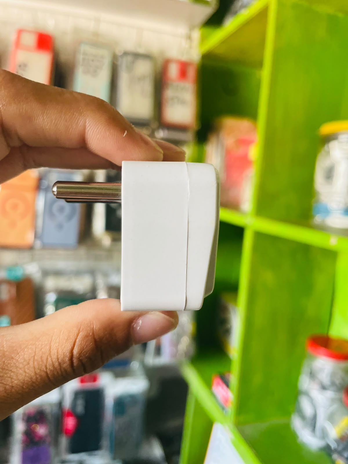 Universal Travel Adapter | 3-pin plug