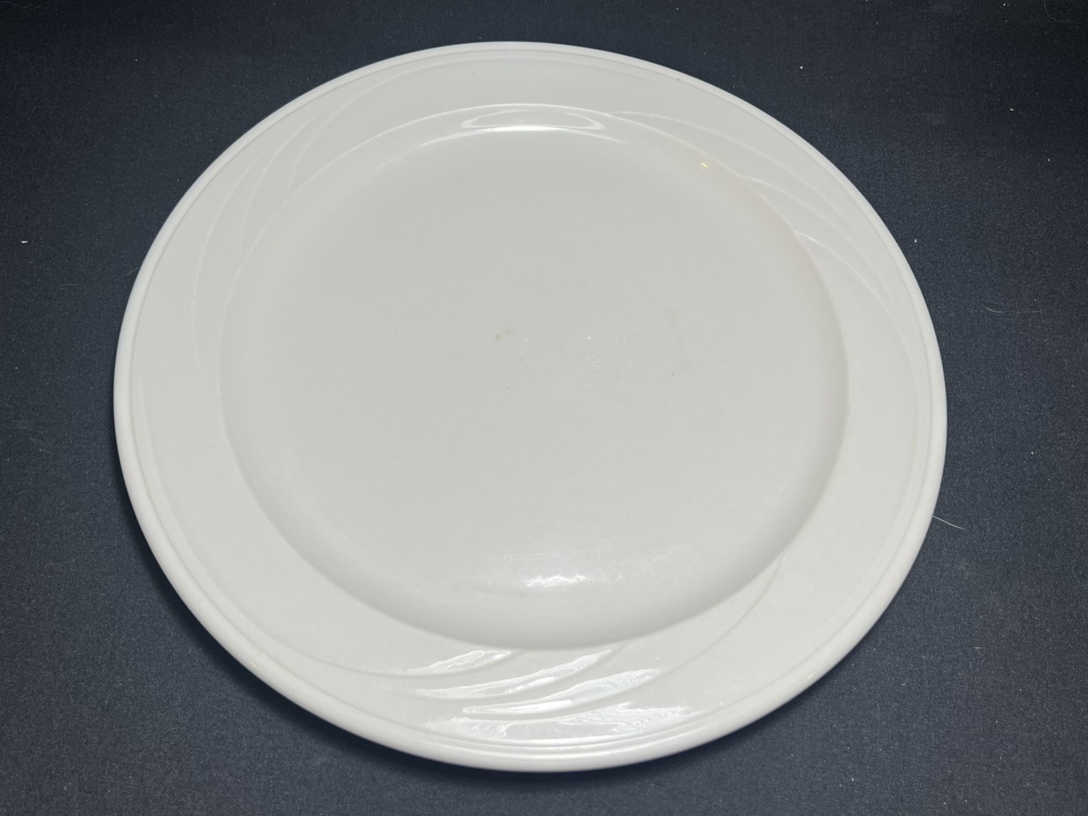 Classic White Ceramic Plate | PW137