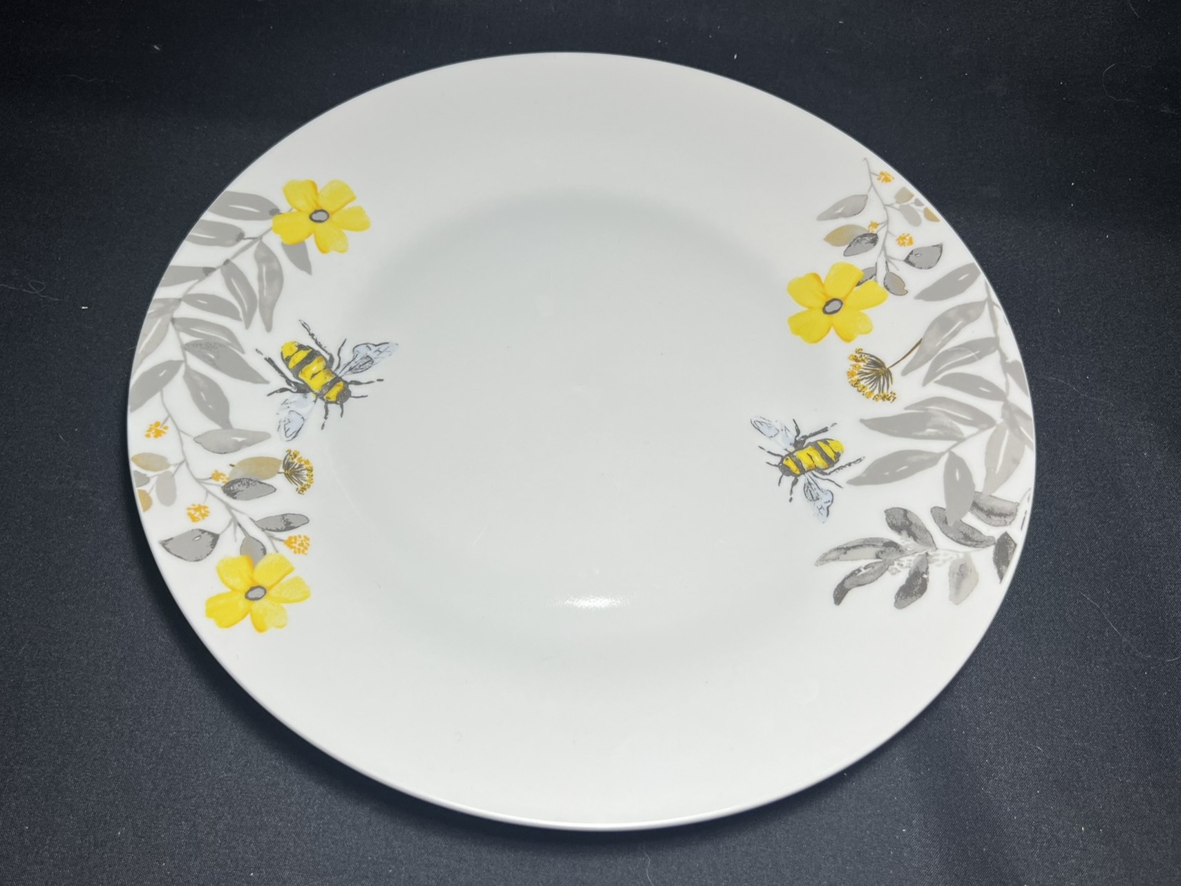 Bee & Floral Porcelain Plate | PU145