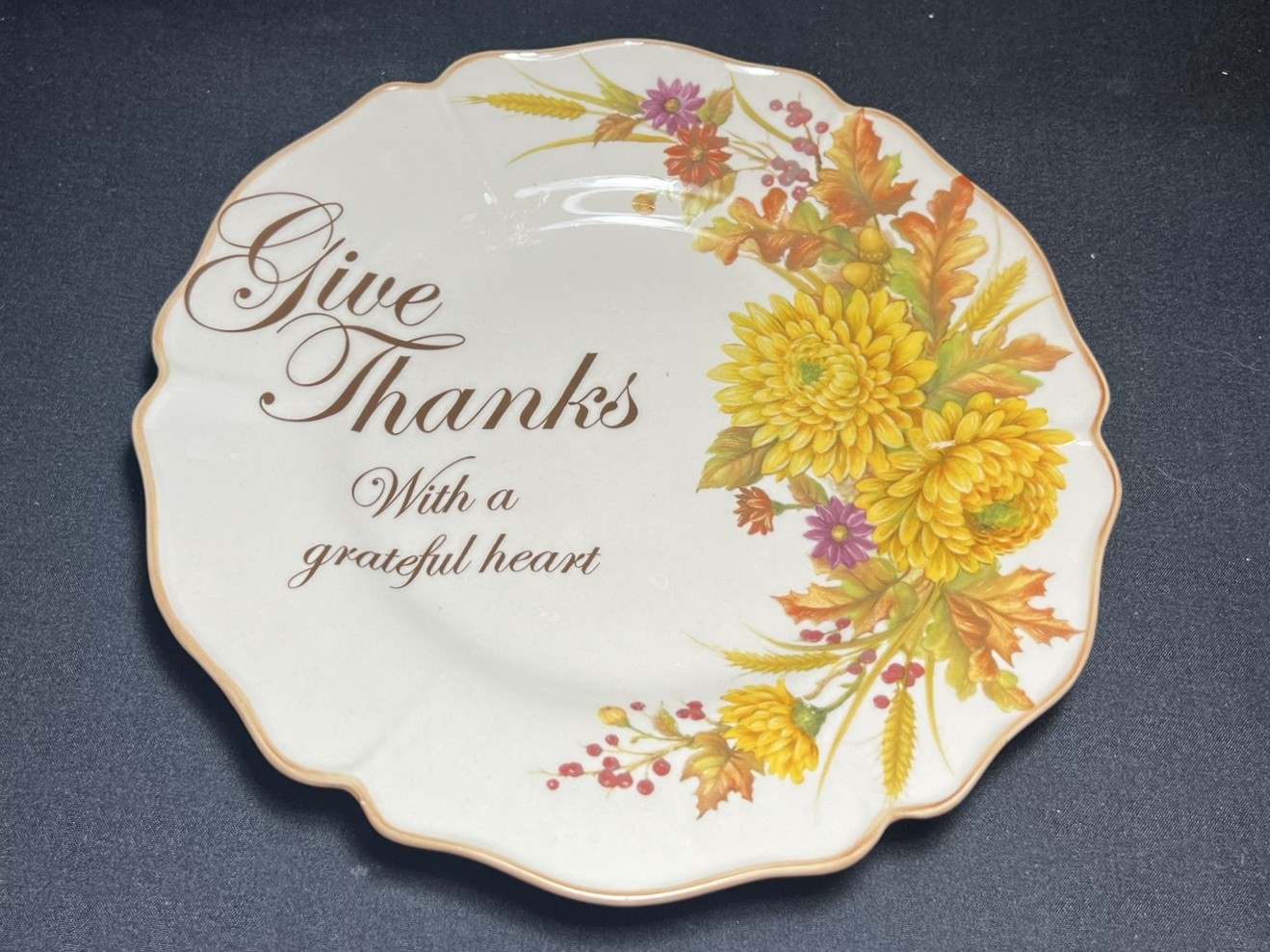 Give Thanks Decorative Plate | H206