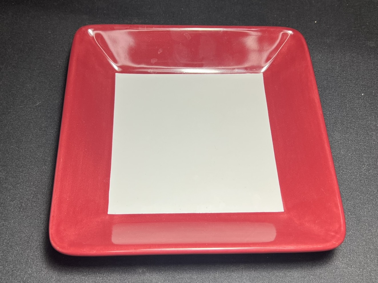 Red Square Ceramic Plate | PS117