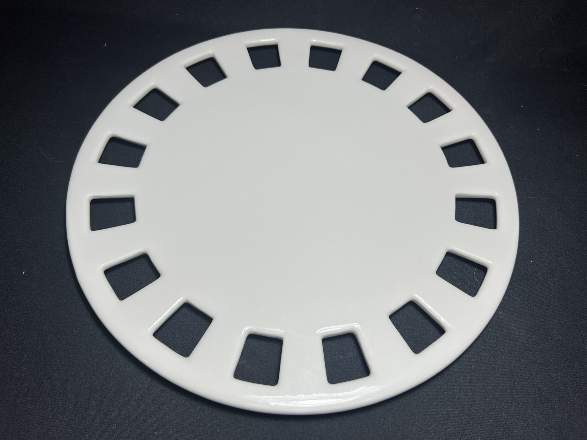 Ceramic Trivet with Cutout Pattern | PW138