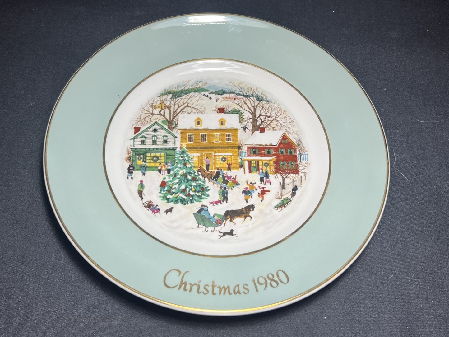 Christmas 1980 Collector's Plate | H247