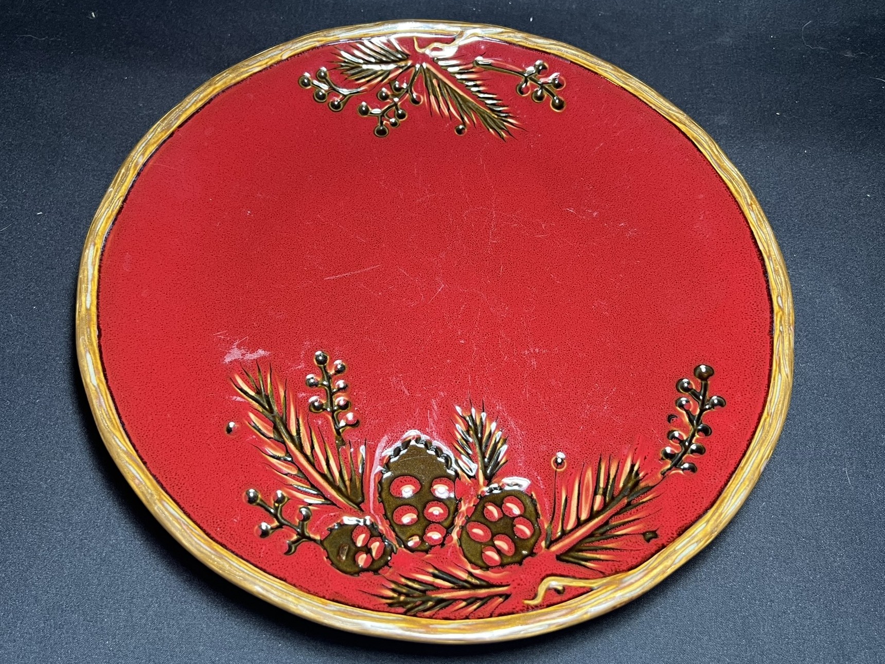 Festive Pinecone Ceramic Plate | H218