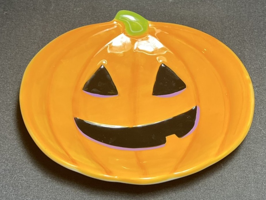 Pumpkin Shaped Halloween Plate | H154