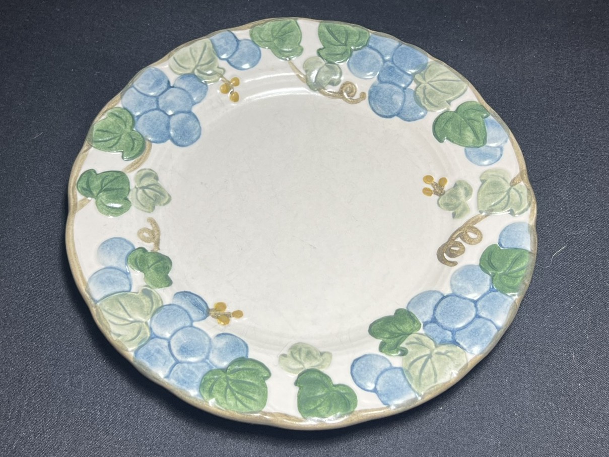 Hand-Painted Ceramic Grape Plate | PFR112