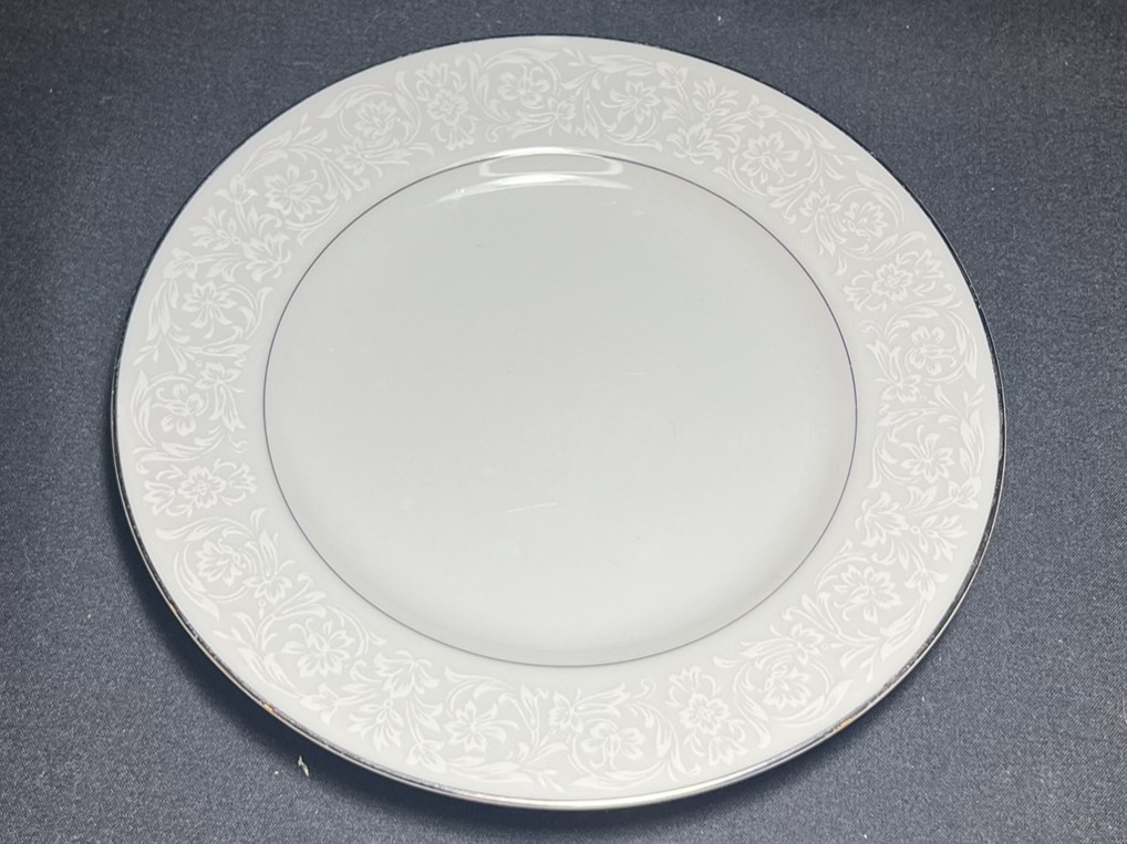 Elegant White Dinner Plate | PFL198