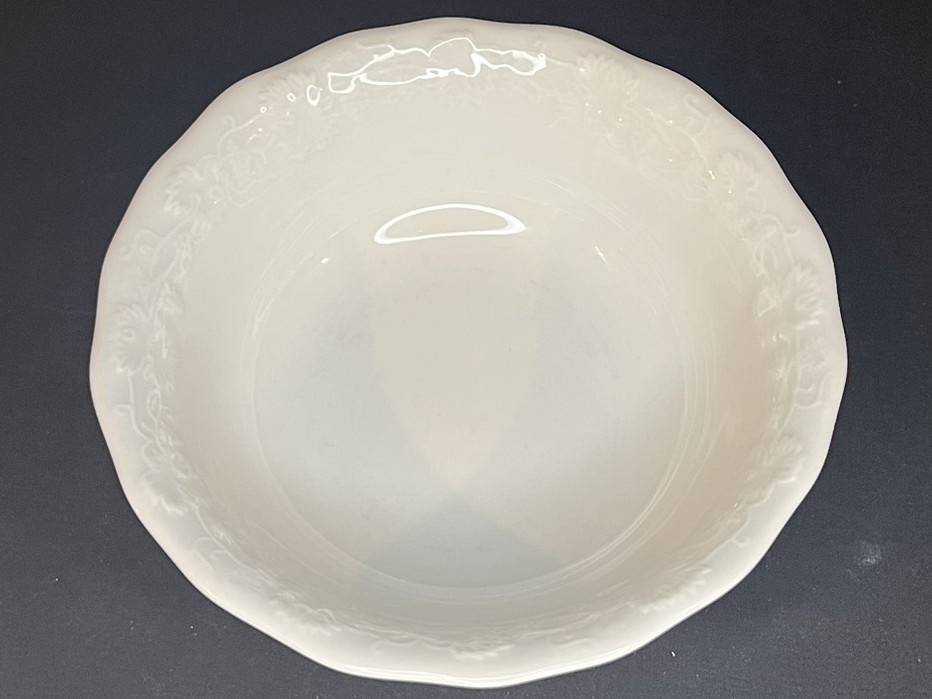 White Embossed Ceramic Bowl | B120