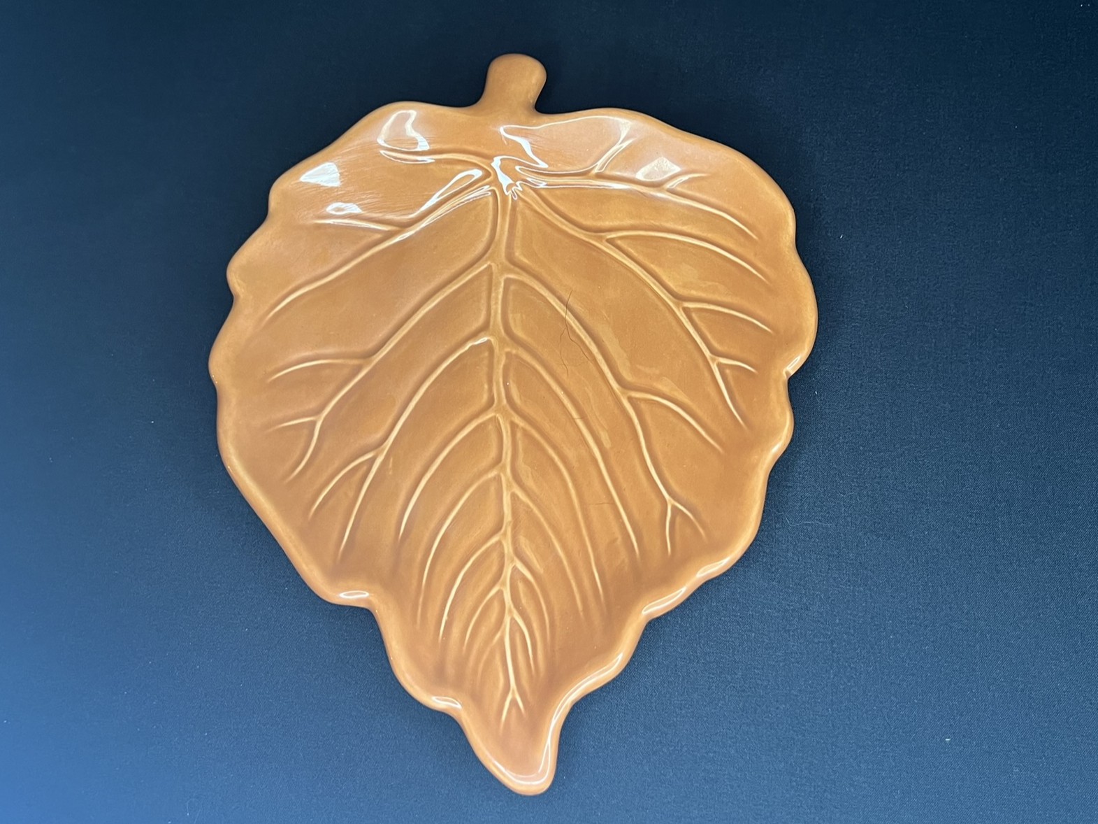 Ceramic Leaf Serving Platter | H115