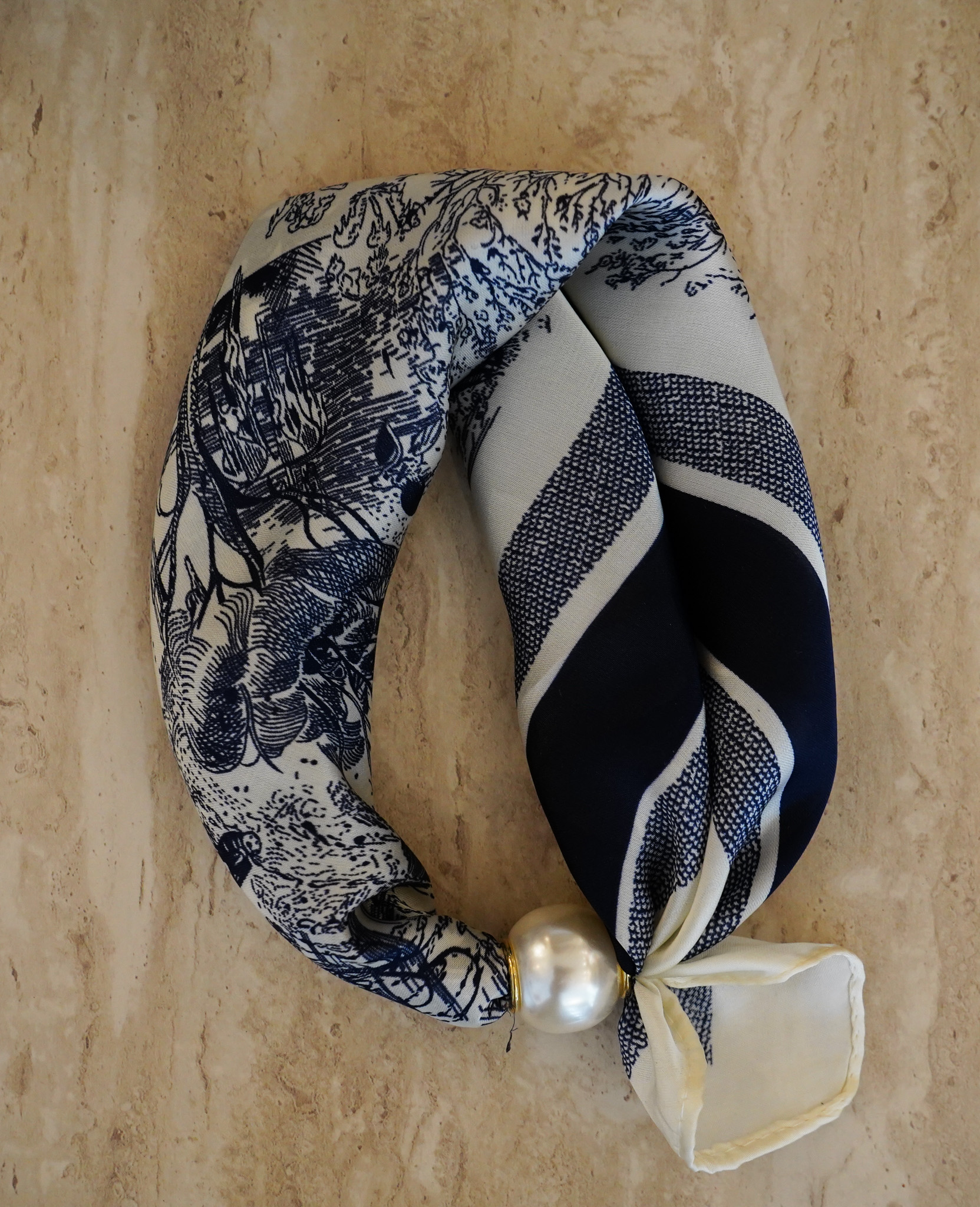 Collier en tissu aimanté 