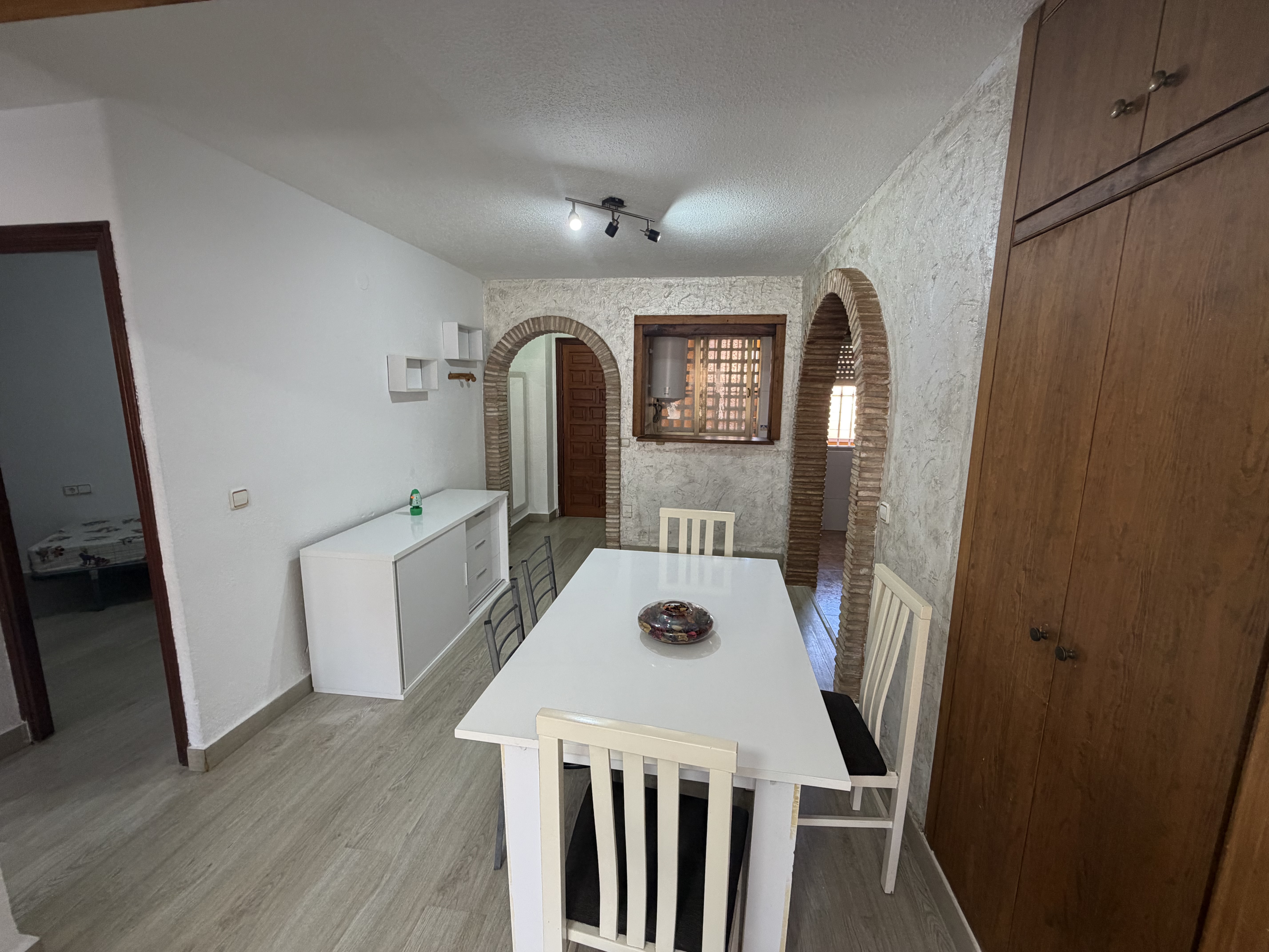 Apartamento 2 dormitorios zona Acequión