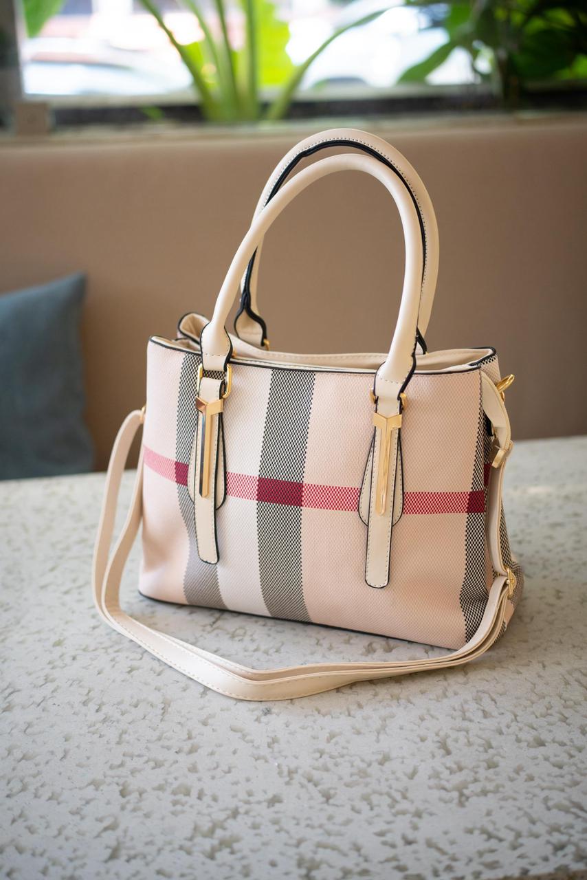 BOLSO DE MANO ELEGANTE