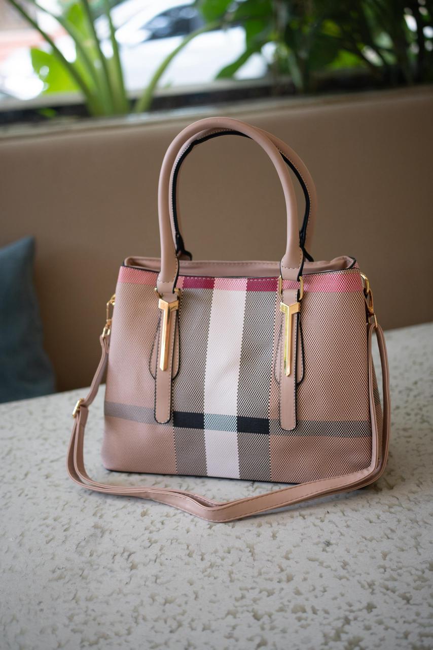 BOLSO DE MANO ELEGANTE