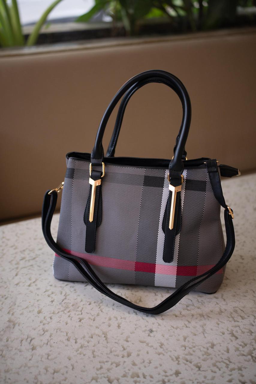 BOLSO DE MANO ELEGANTE