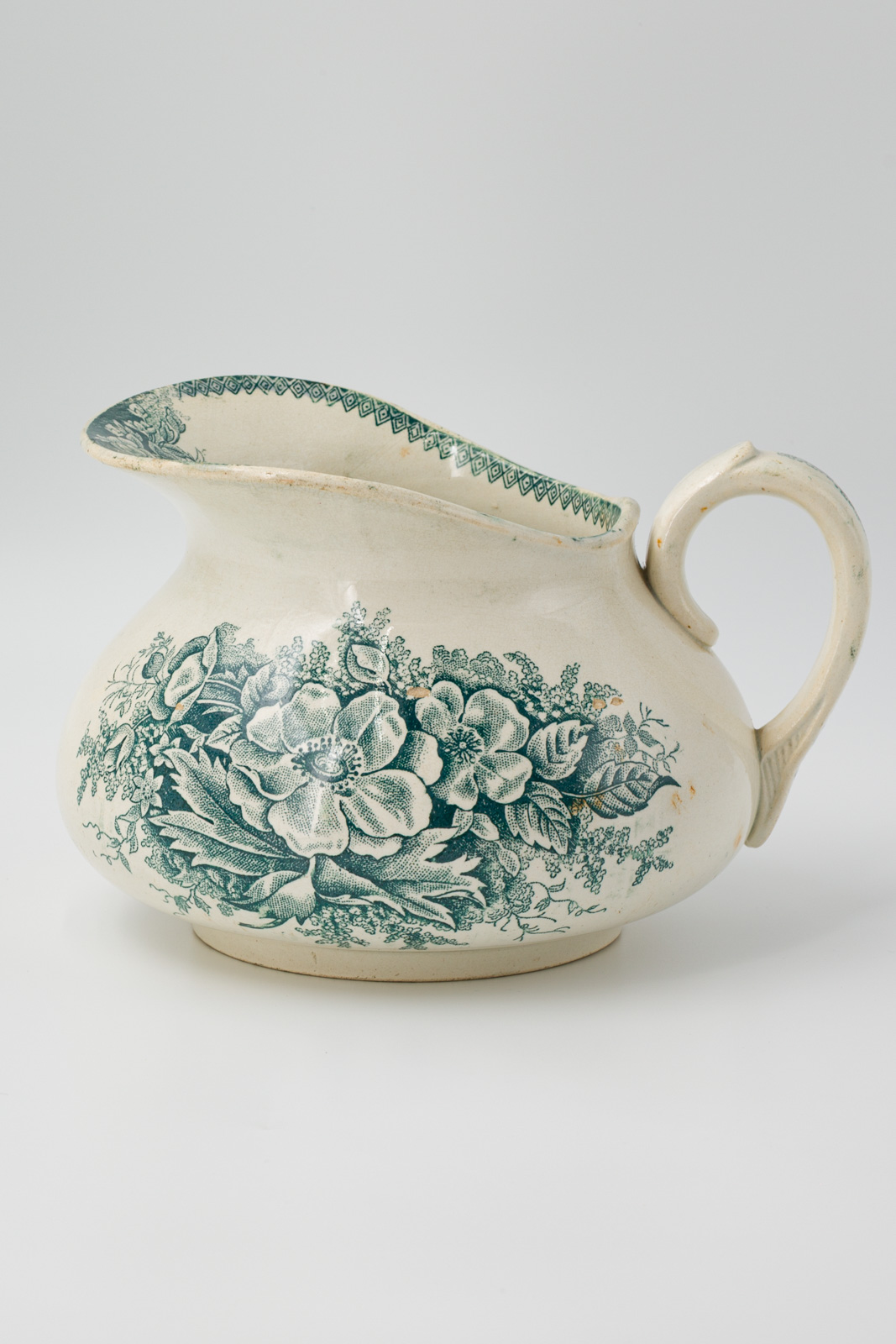 Broc de toilette ancien en faïence à décor floral vert | Début XXe siècle