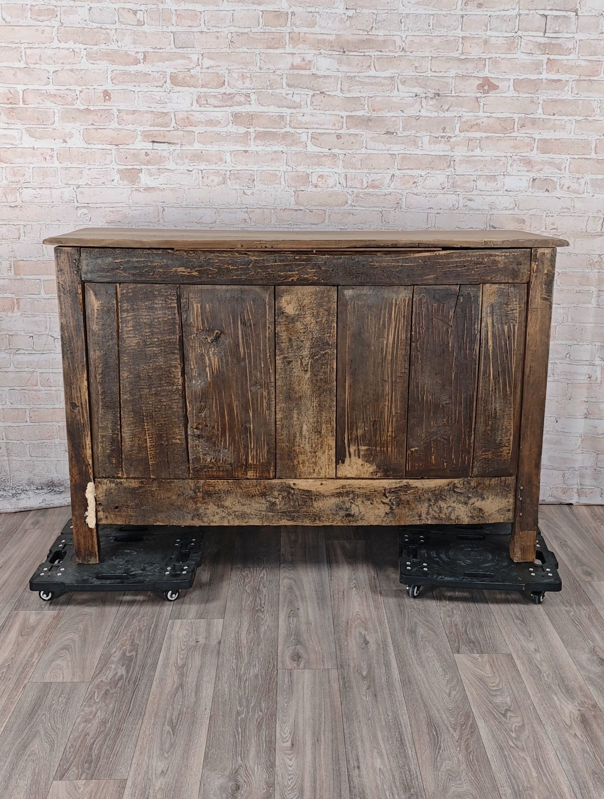 Buffet campagnard de style Louis XV, XIXᵉ siècle (estimation)